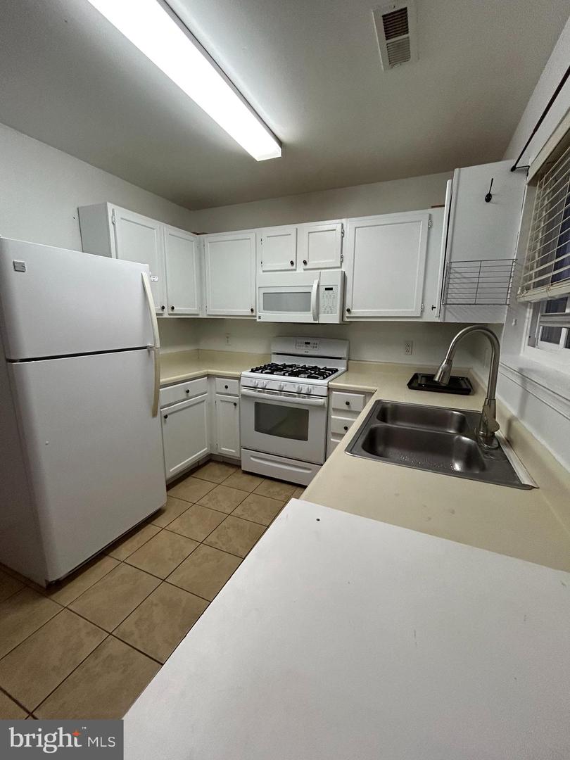 105 Stephanie Ln