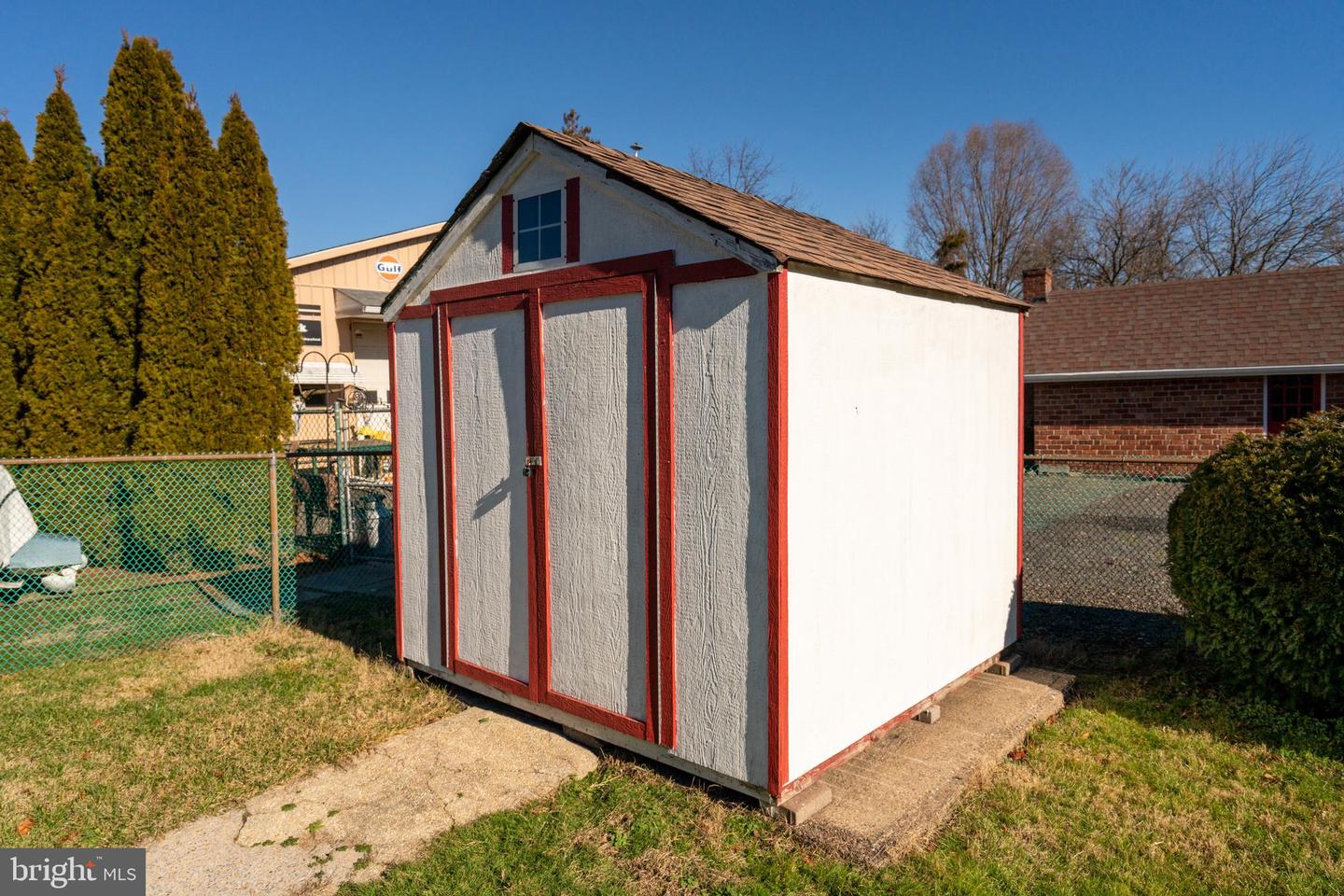 545 W Ave