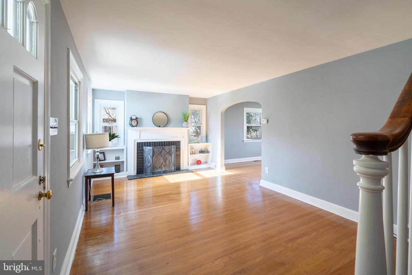 545 W Ave