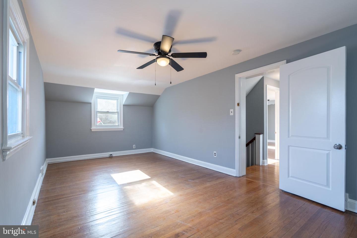 545 W Ave