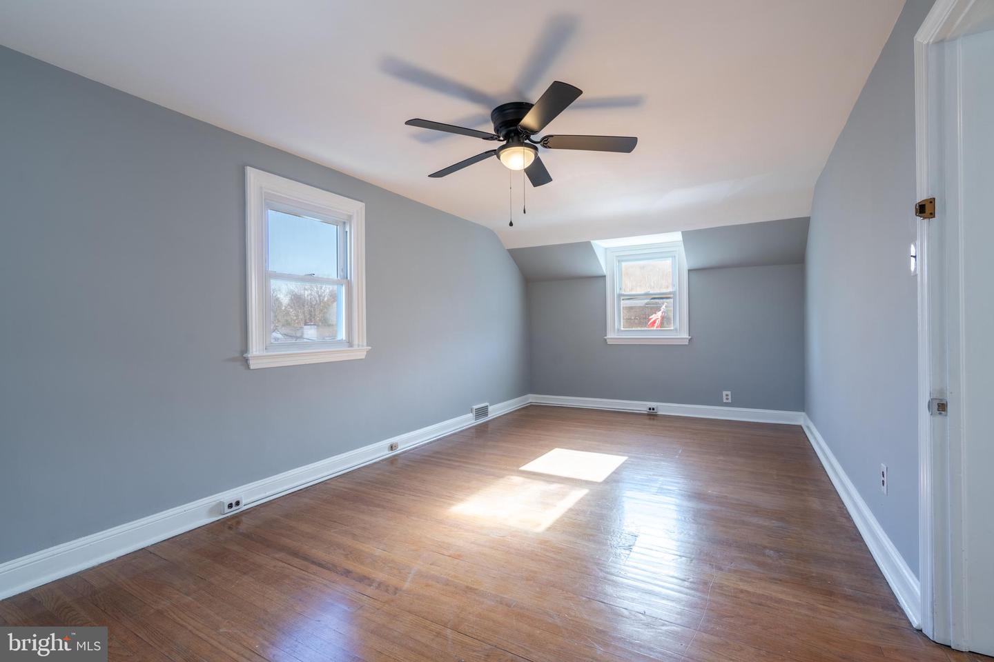 545 W Ave