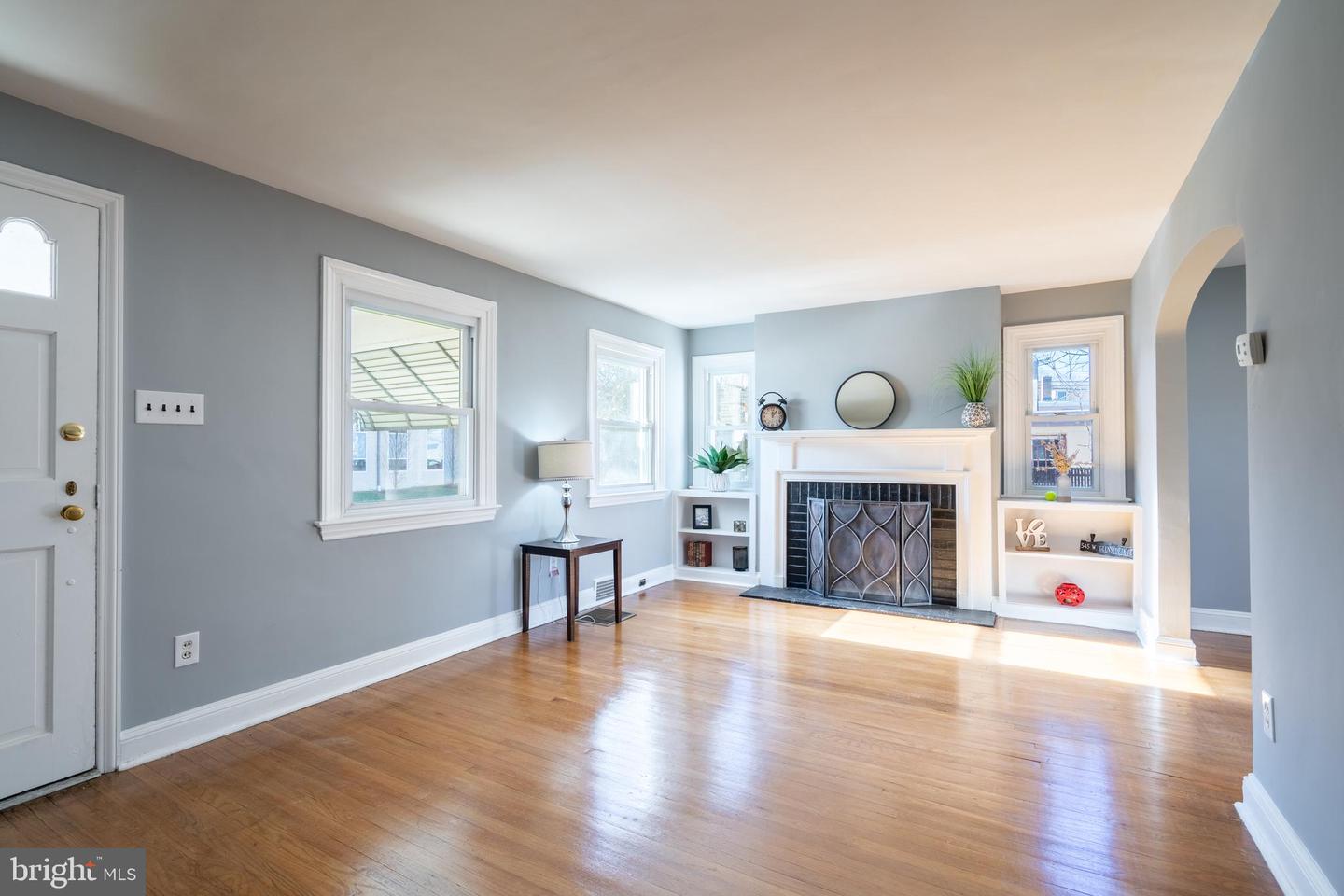 545 W Ave