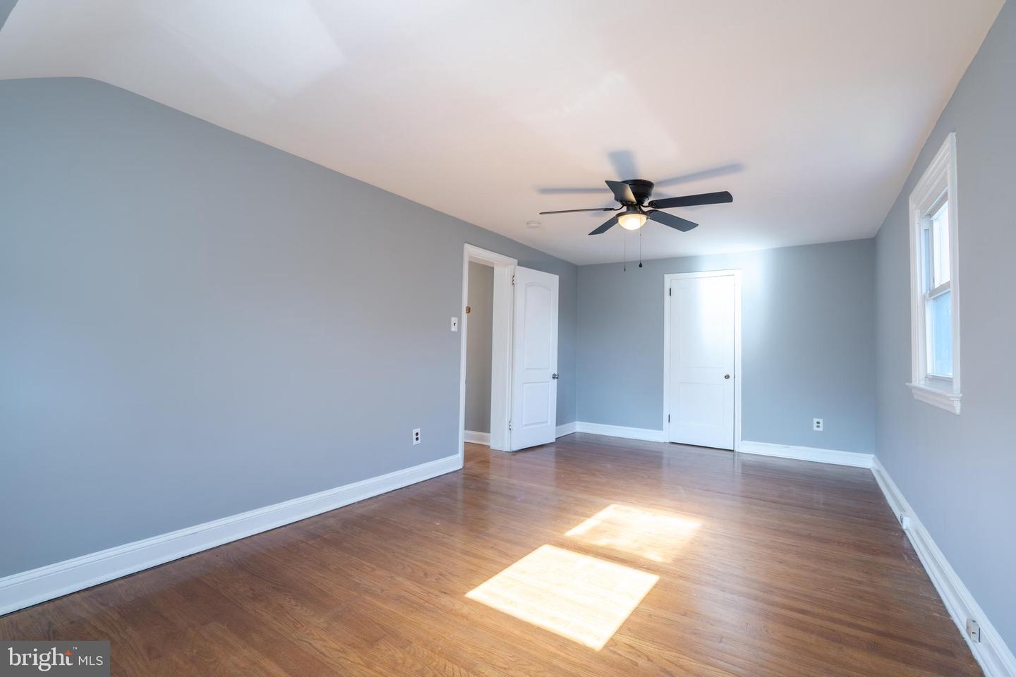 545 W Ave