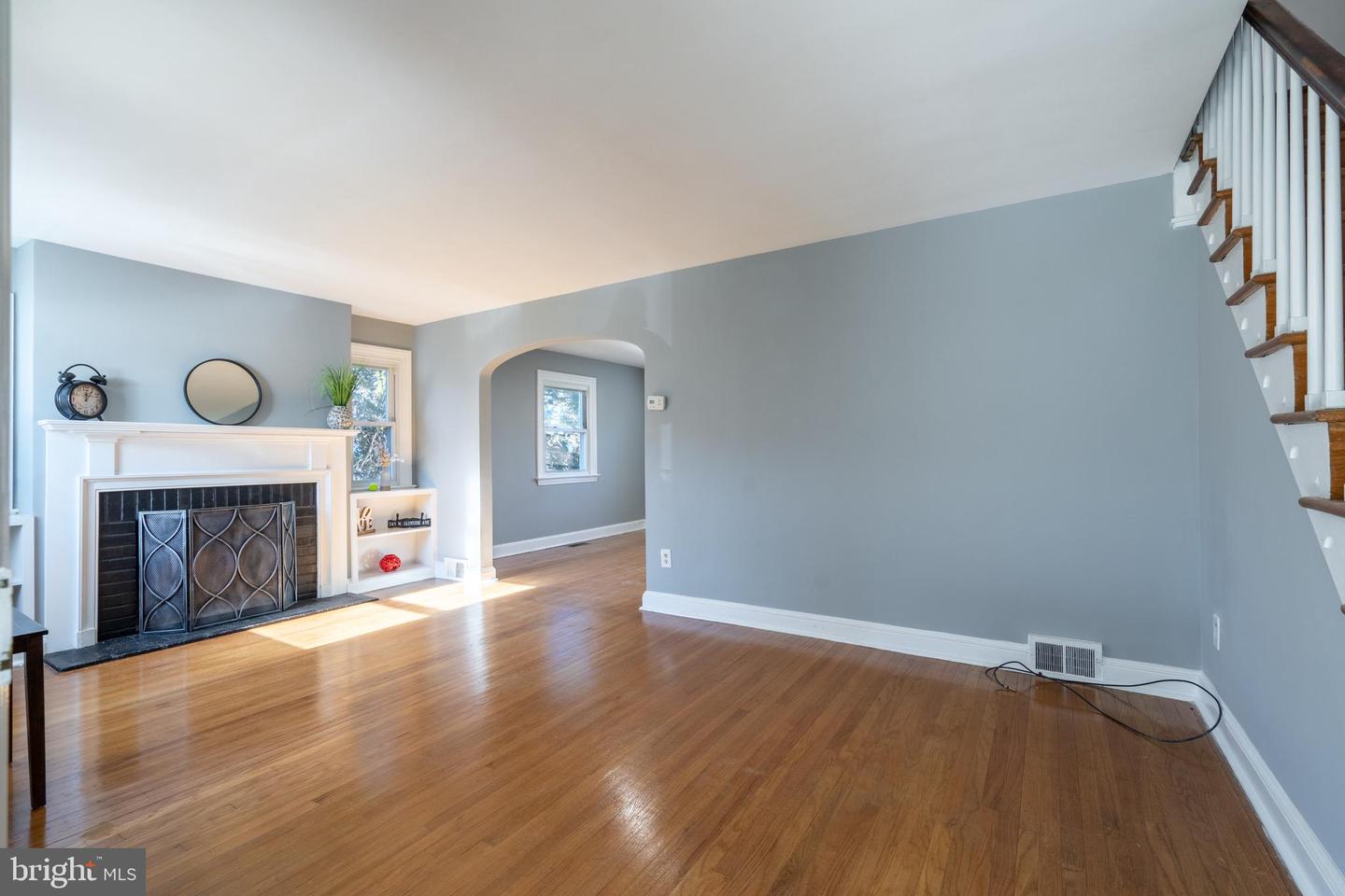 545 W Ave