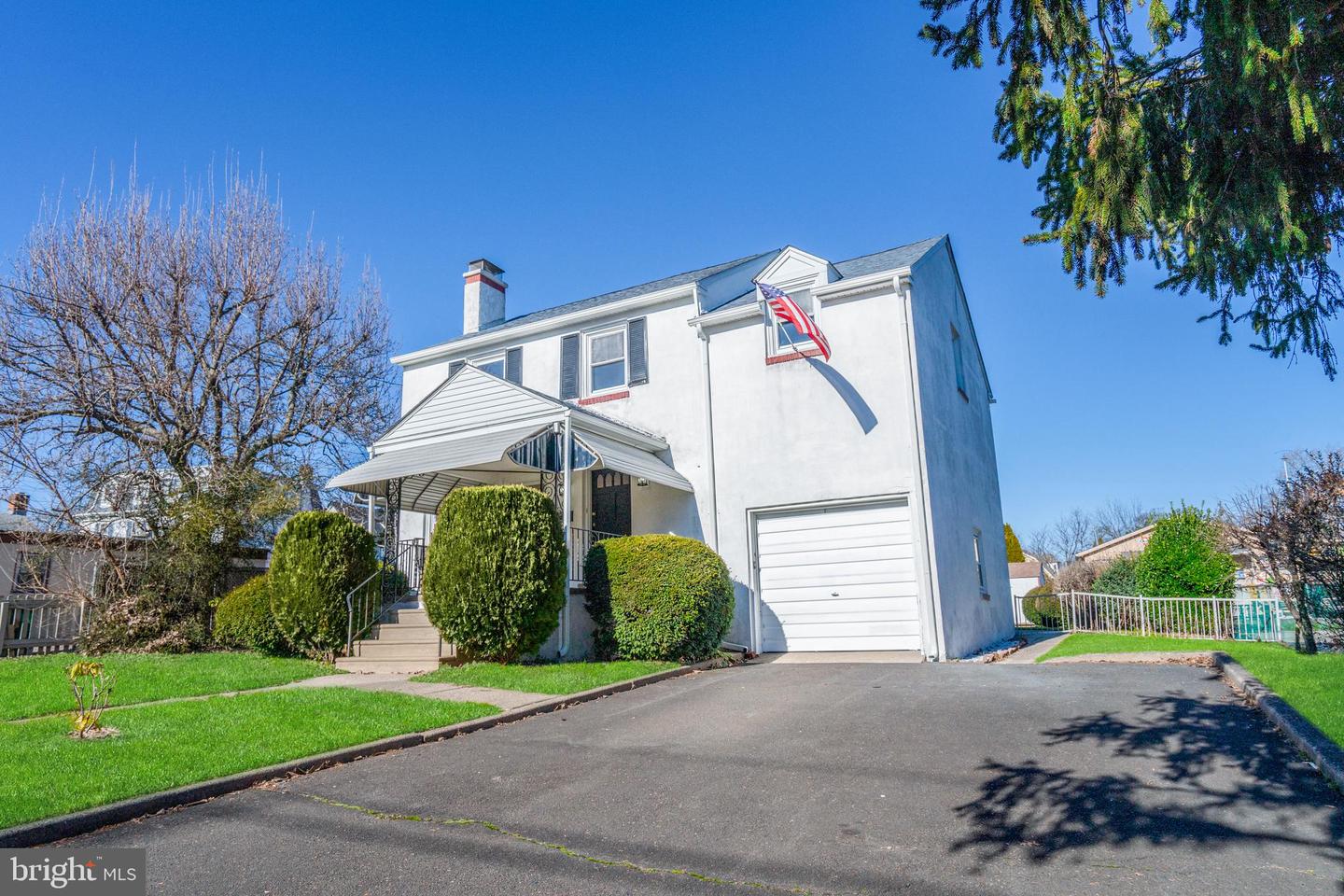 545 W Ave