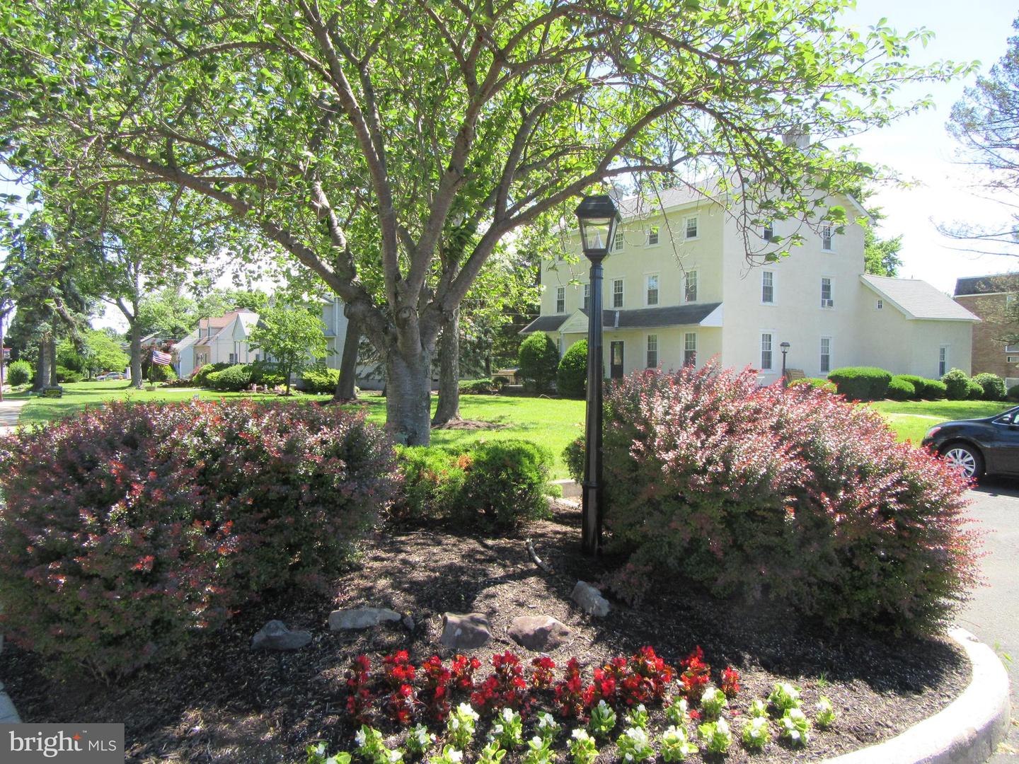 434 W Vine St #D102