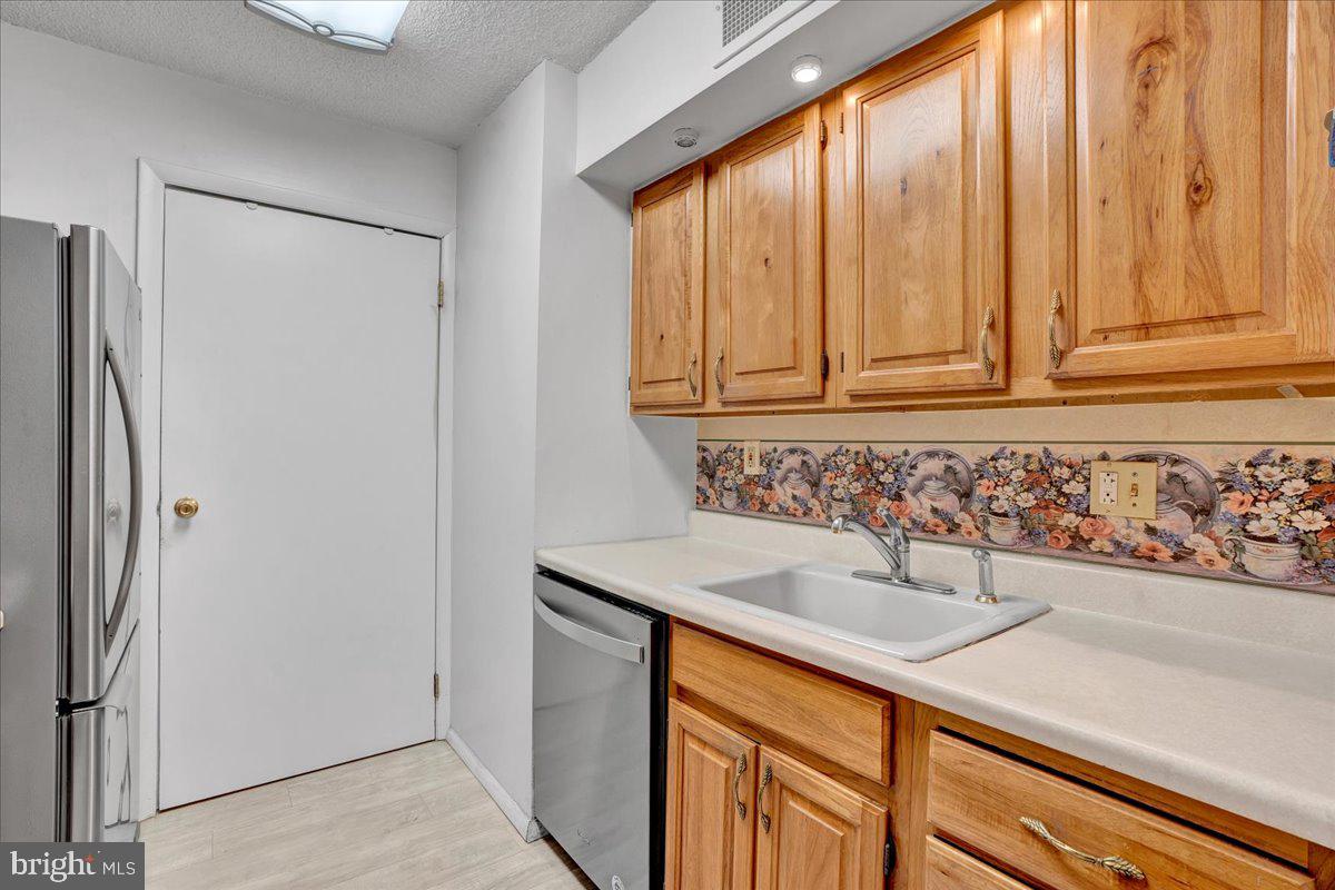 666 W Germantown Pike #2304