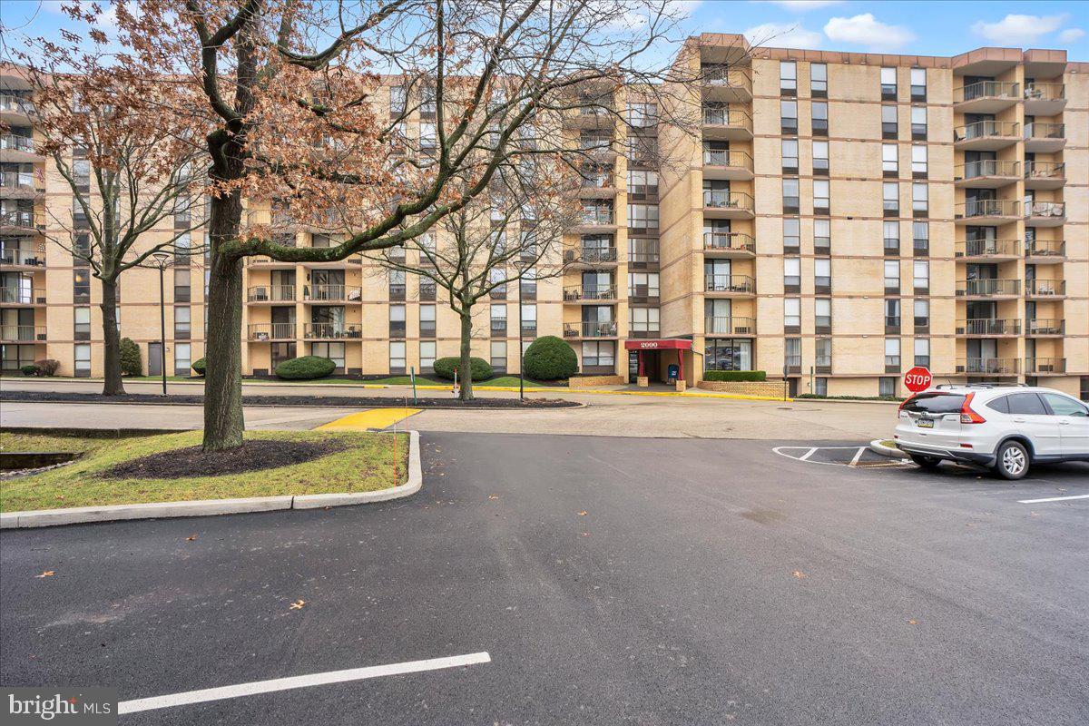 666 W Germantown Pike #2304