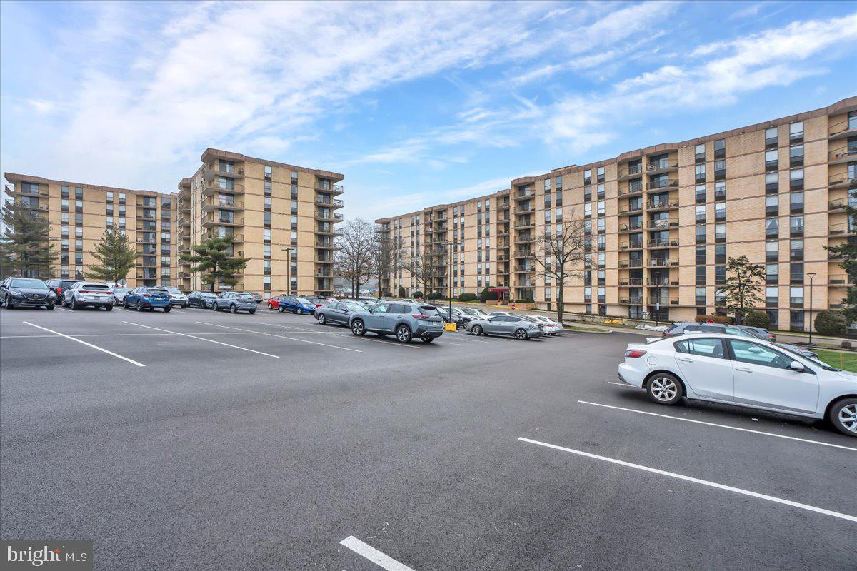 666 W Germantown Pike #2304