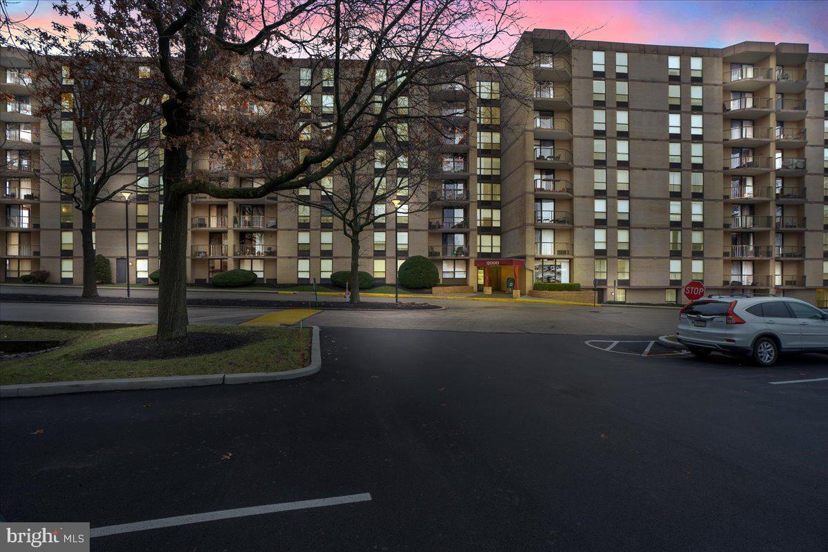 666 W Germantown Pike #2304