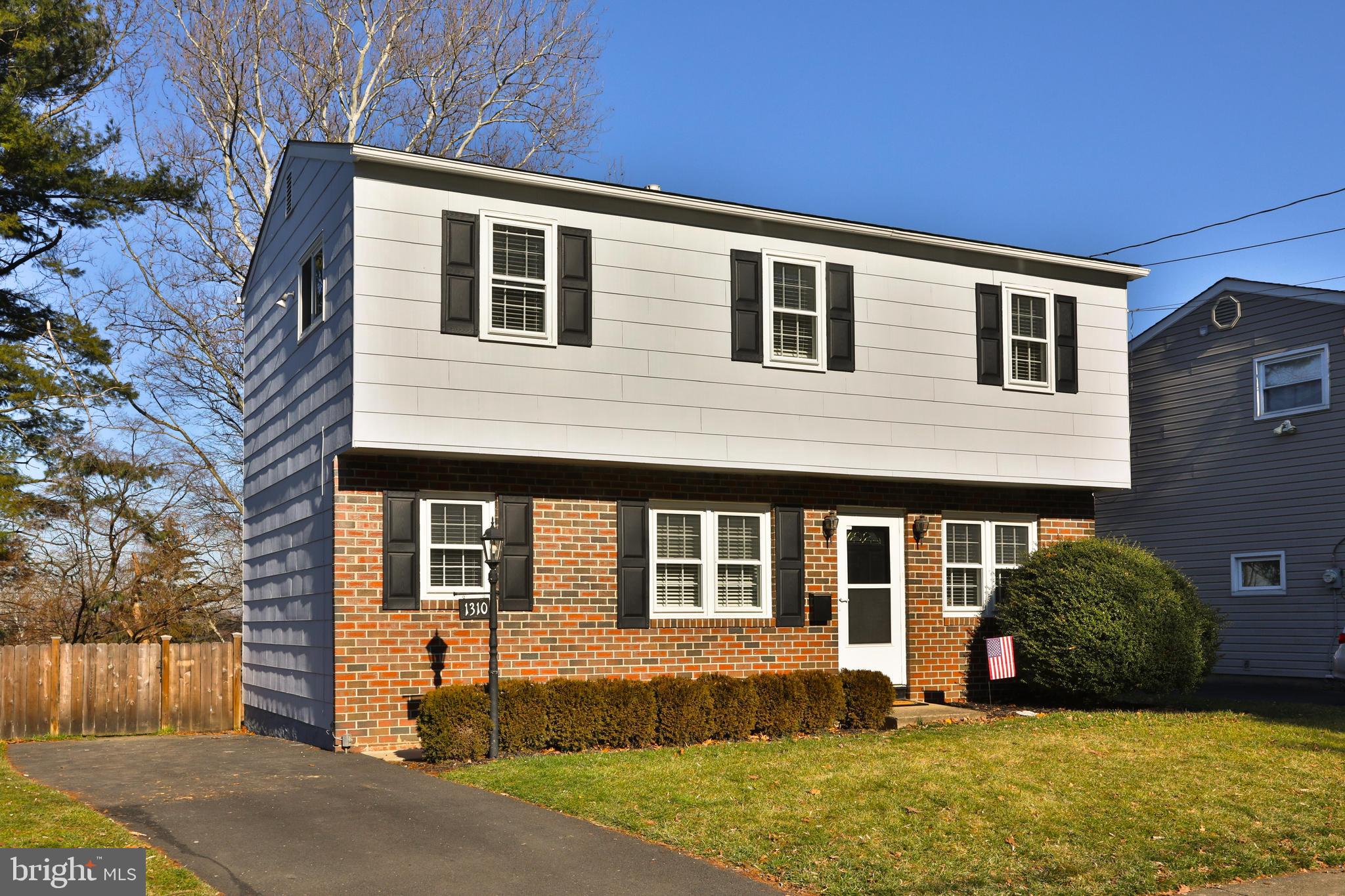 1310 Grovania Ave