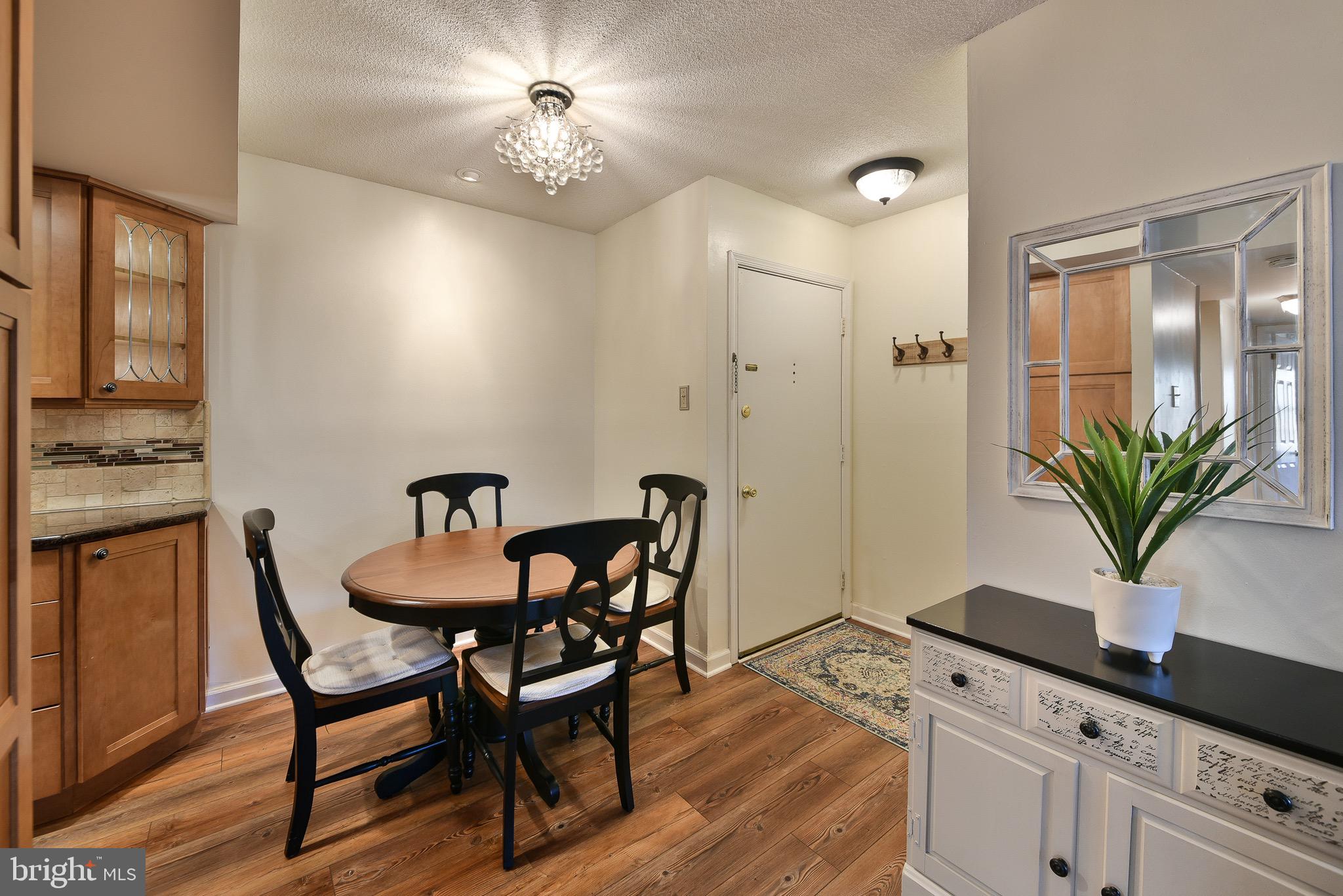 118 Berwick Pl #23a