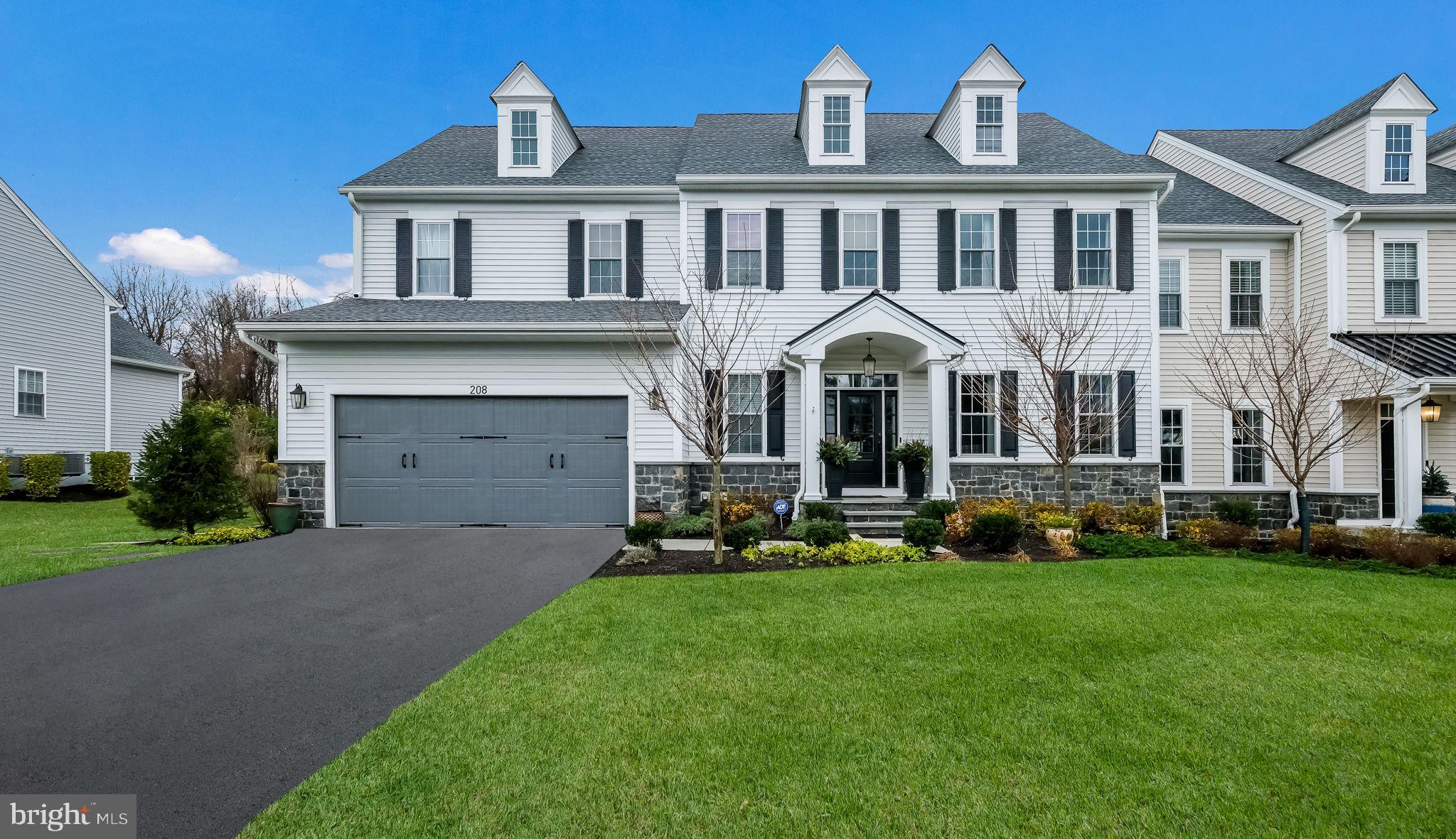 208 Manor Rd