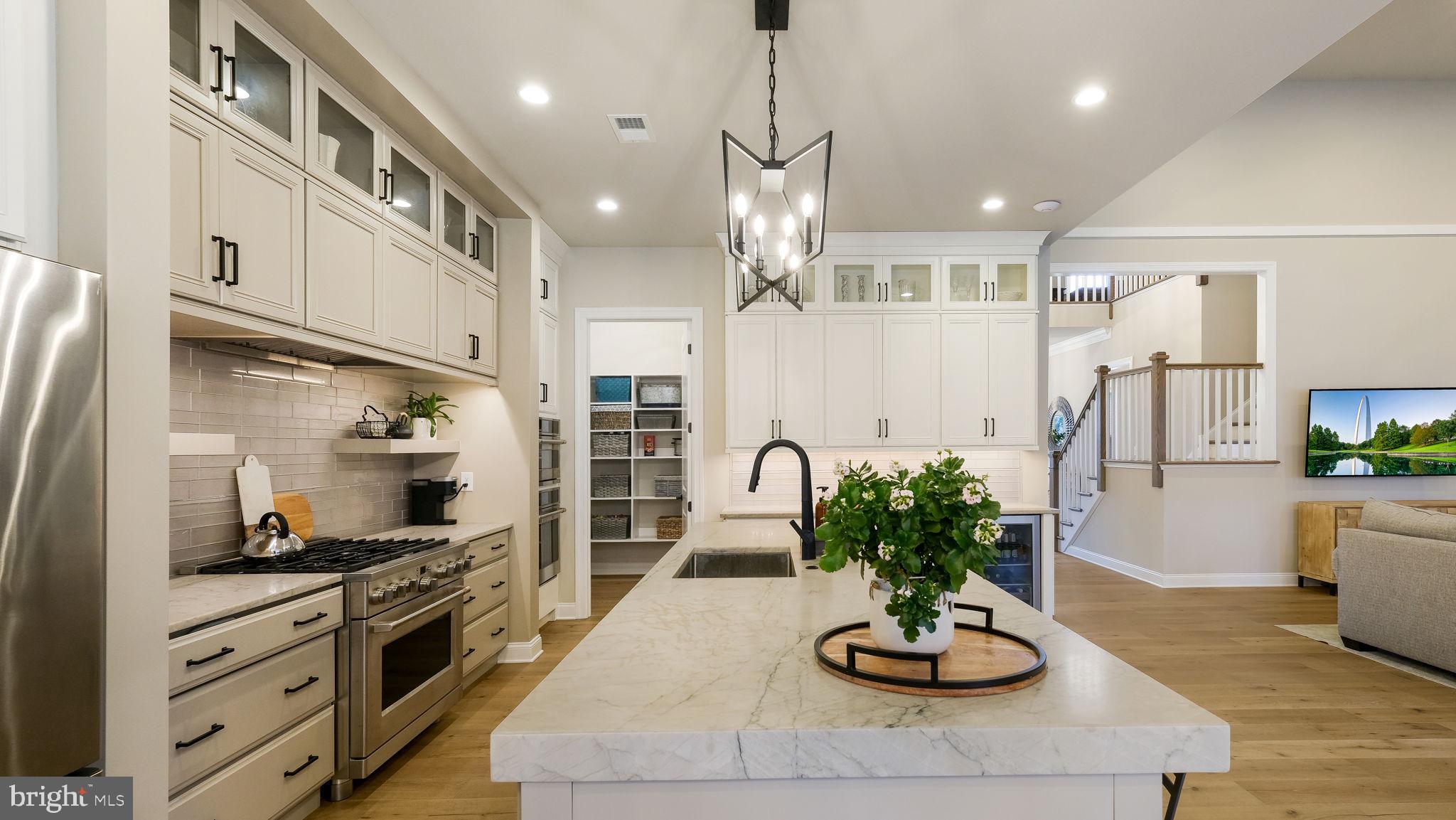 208 Manor Rd