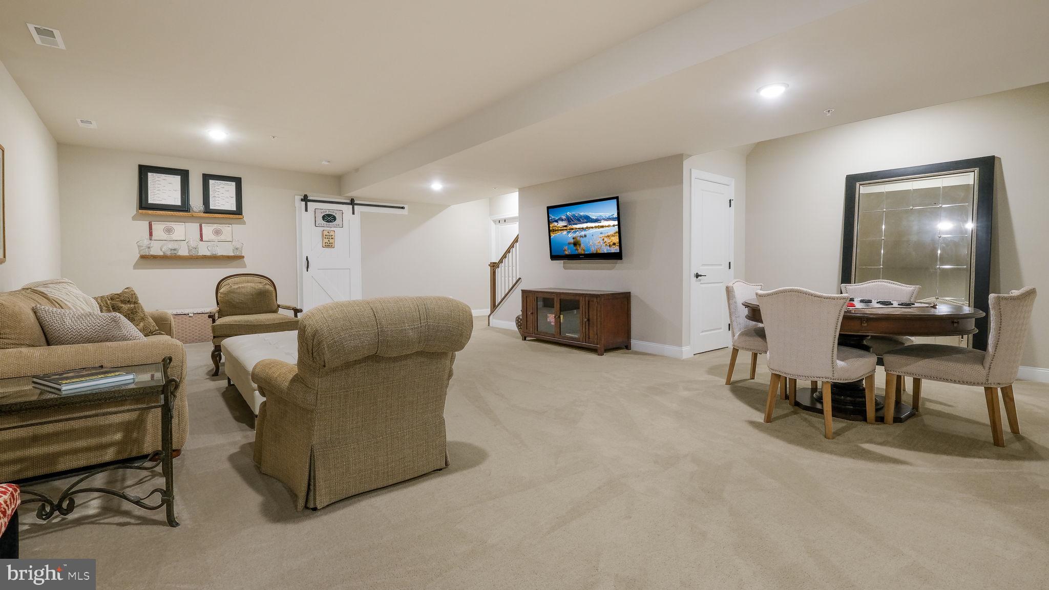 208 Manor Rd