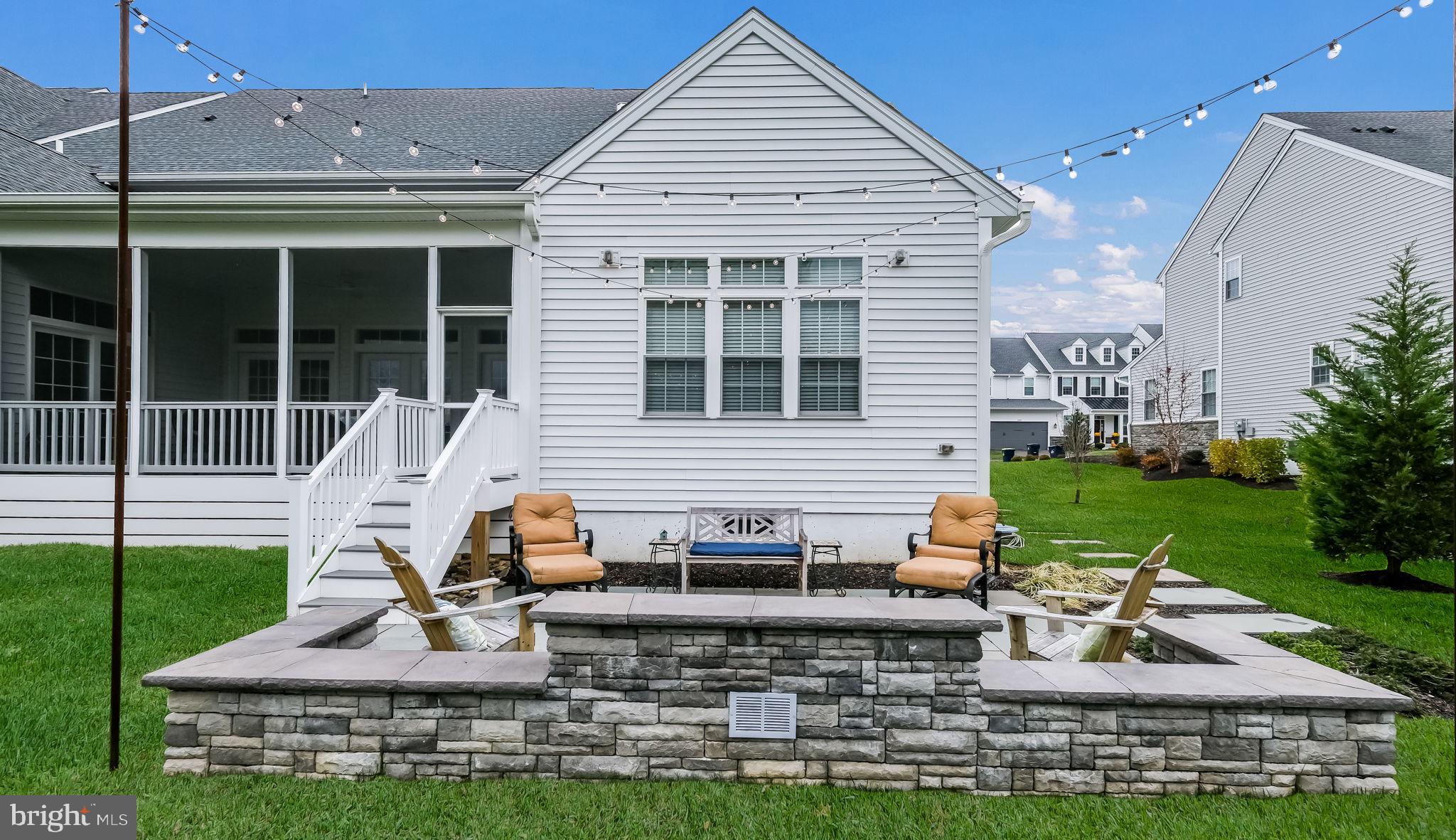 208 Manor Rd