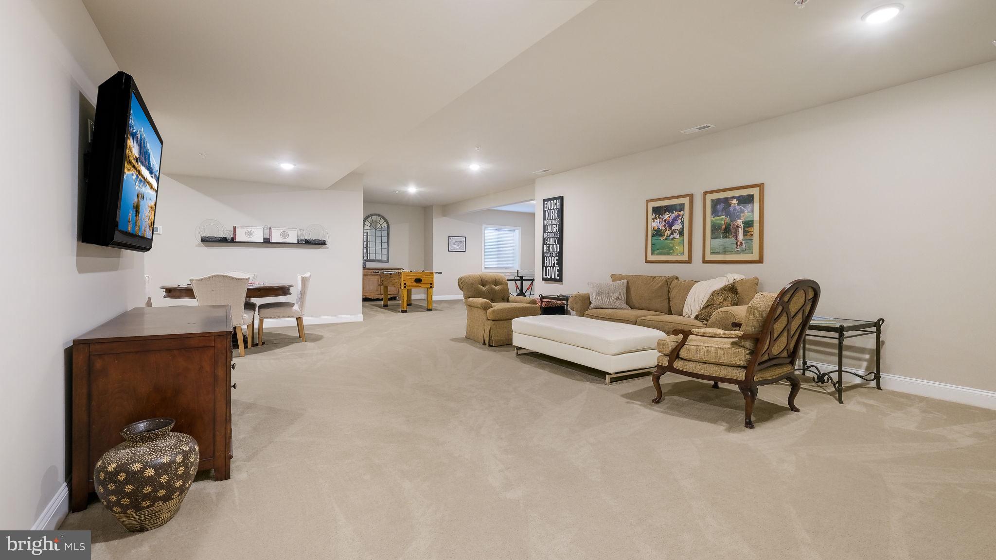 208 Manor Rd