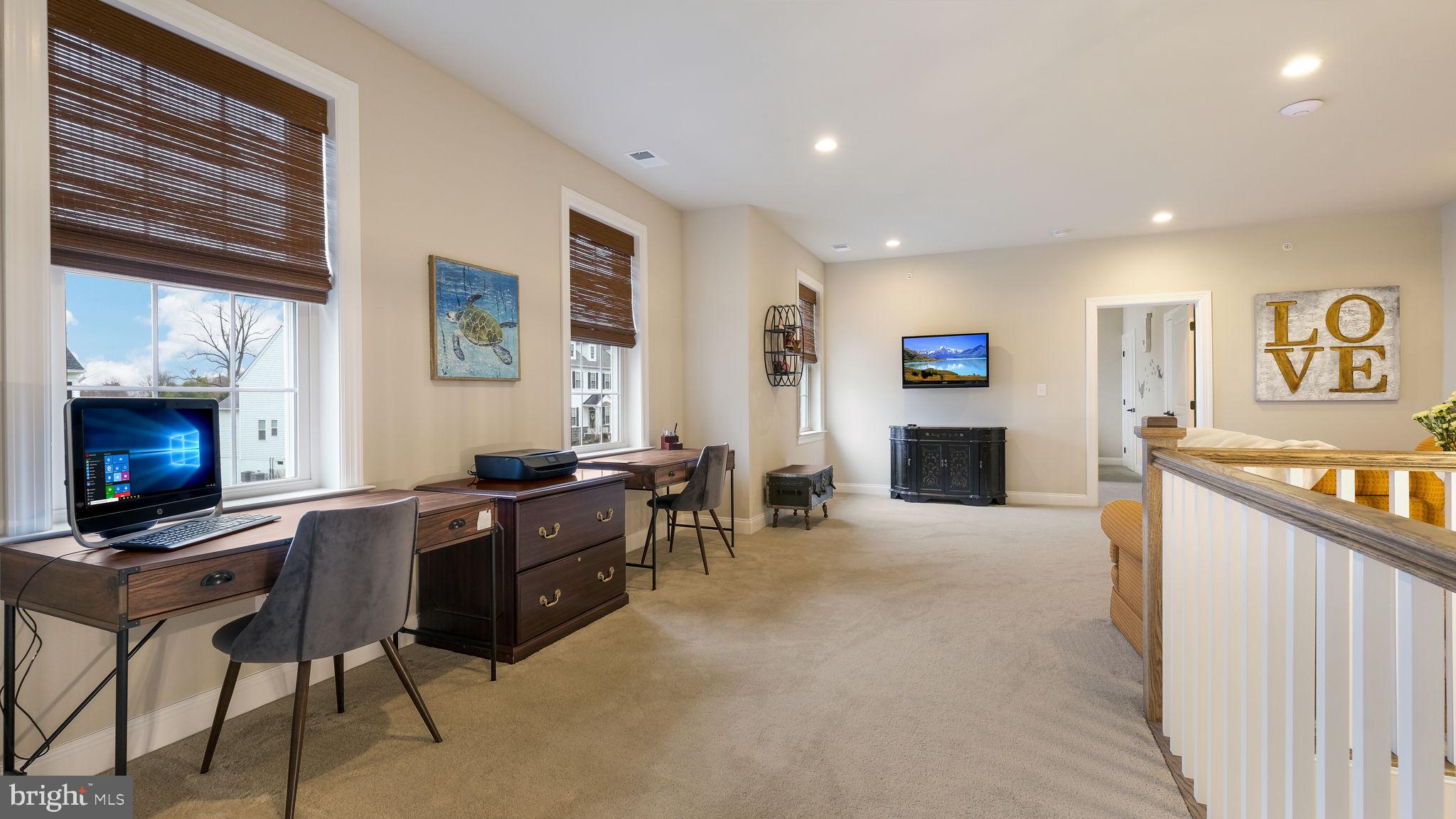 208 Manor Rd