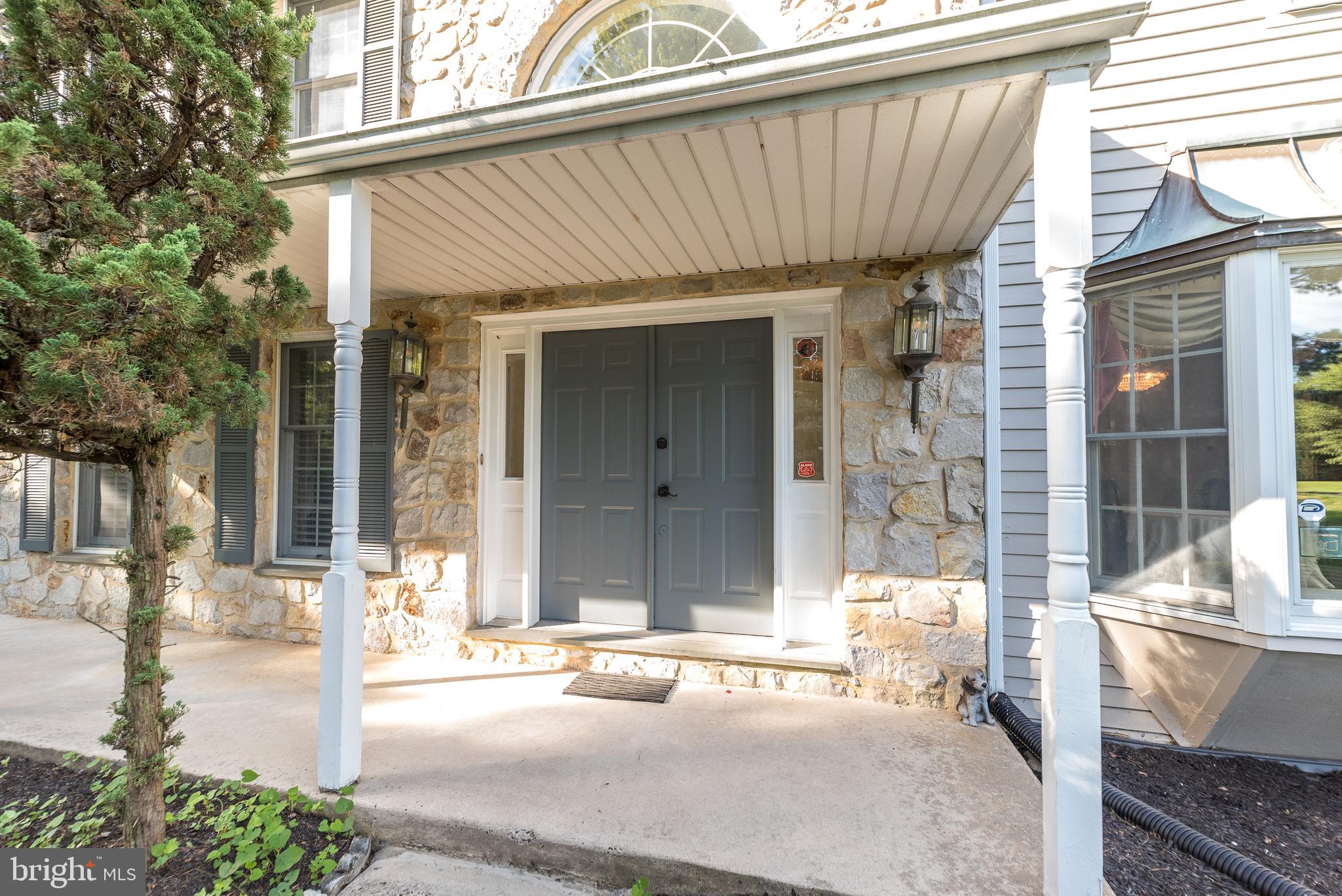 680 Chatham Ln