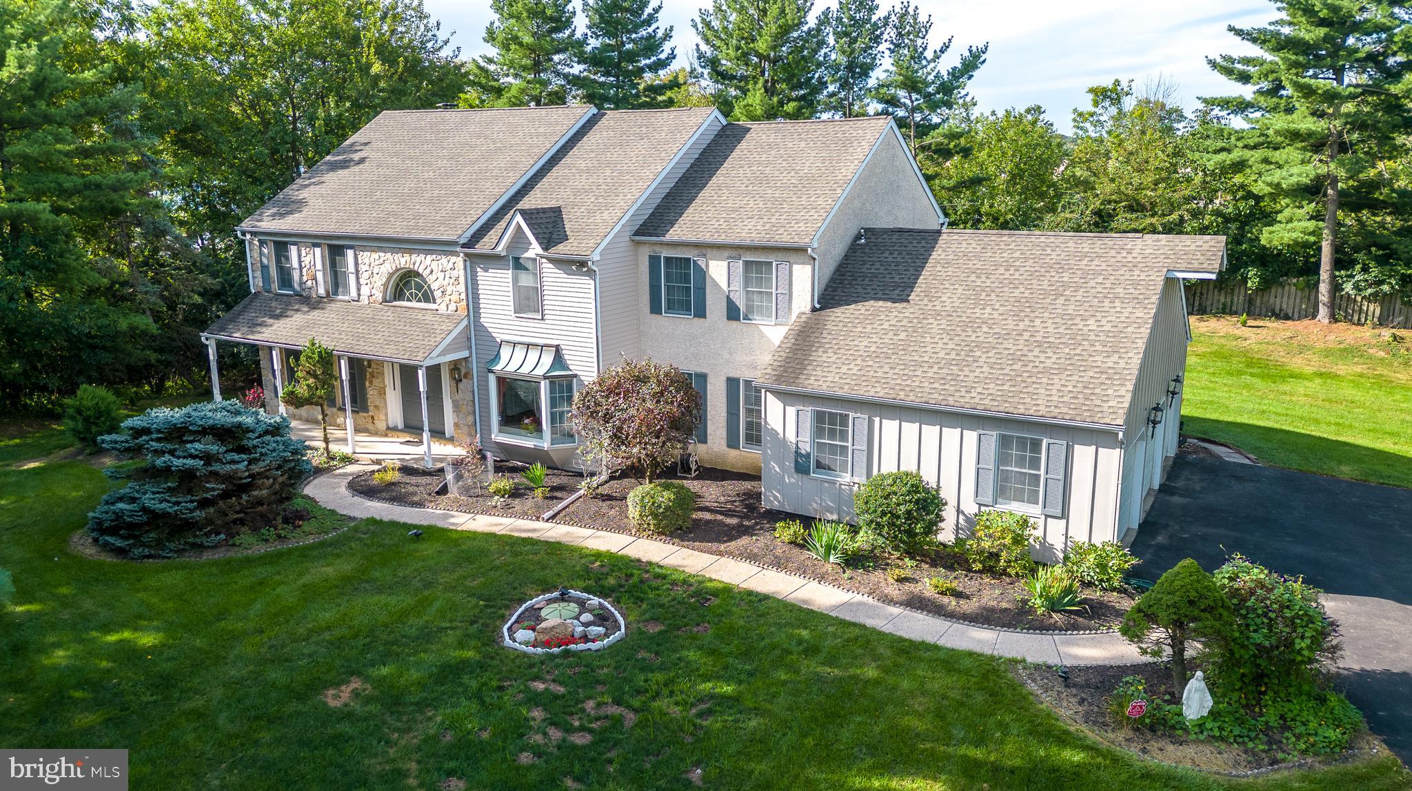 680 Chatham Ln
