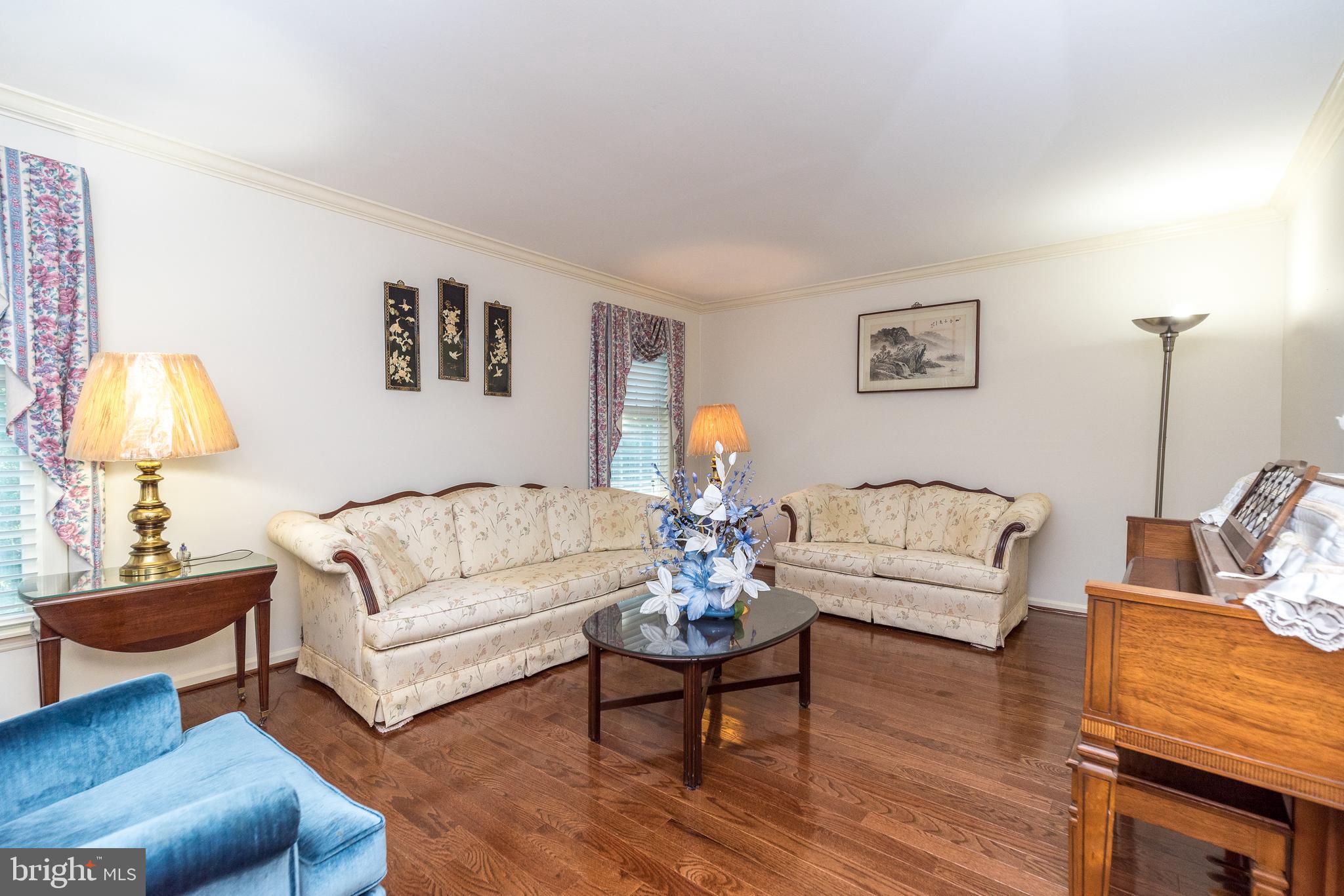 680 Chatham Ln