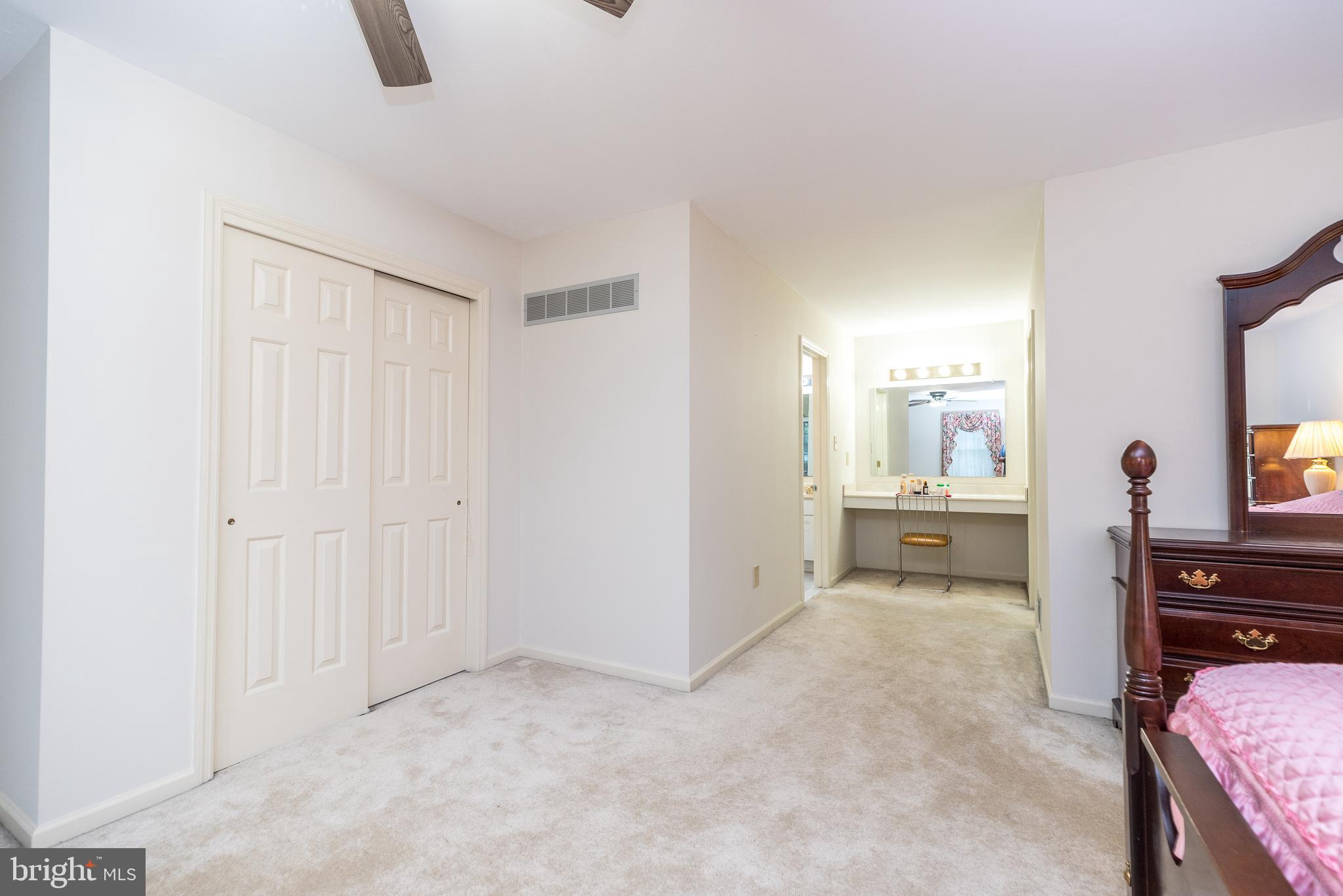 680 Chatham Ln