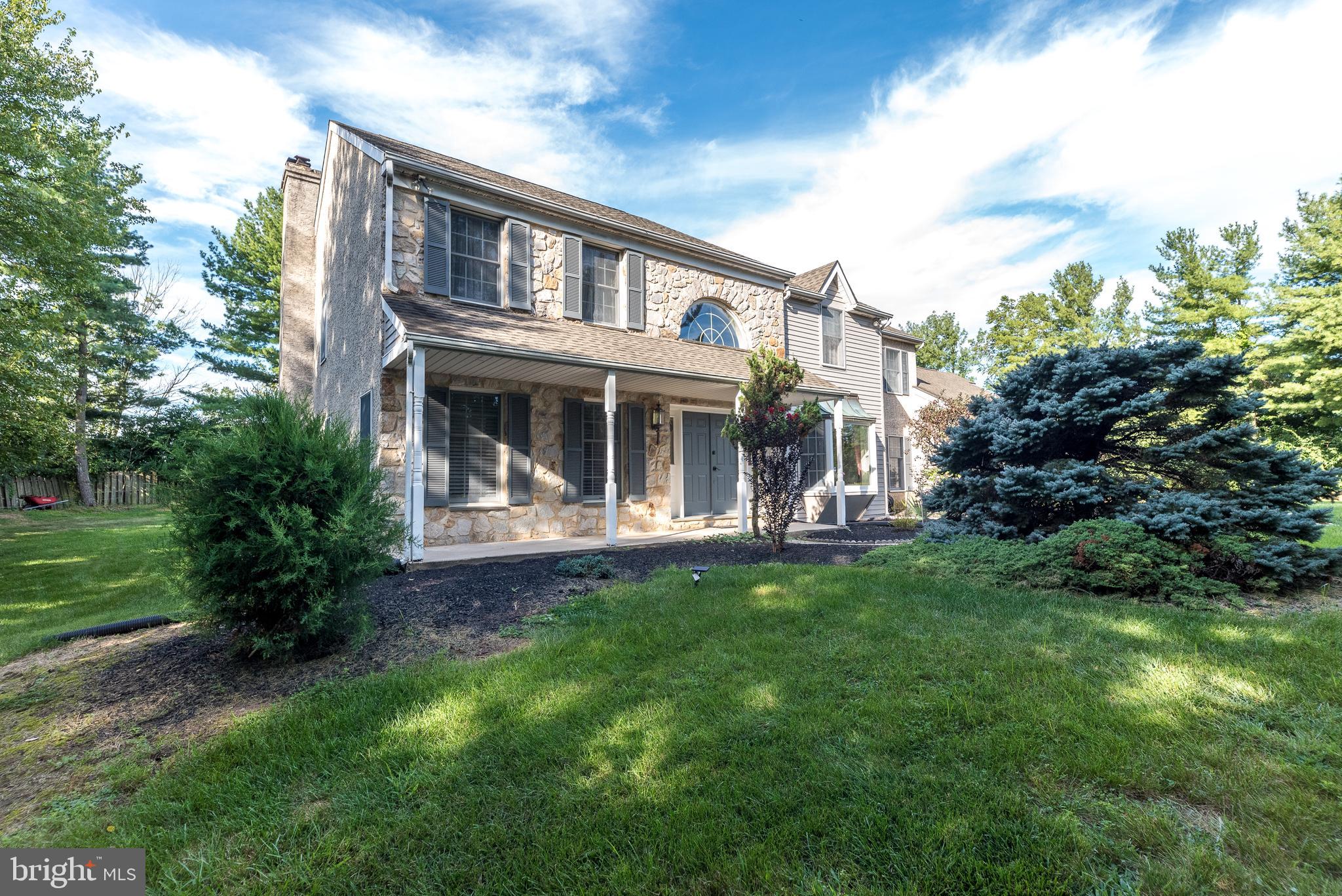 680 Chatham Ln