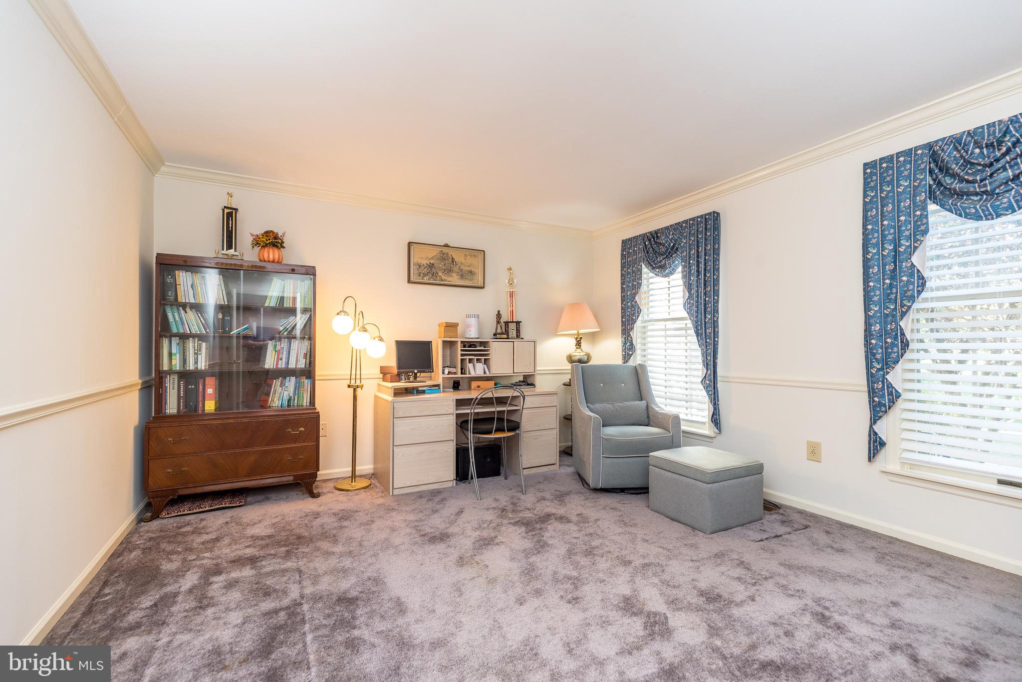680 Chatham Ln