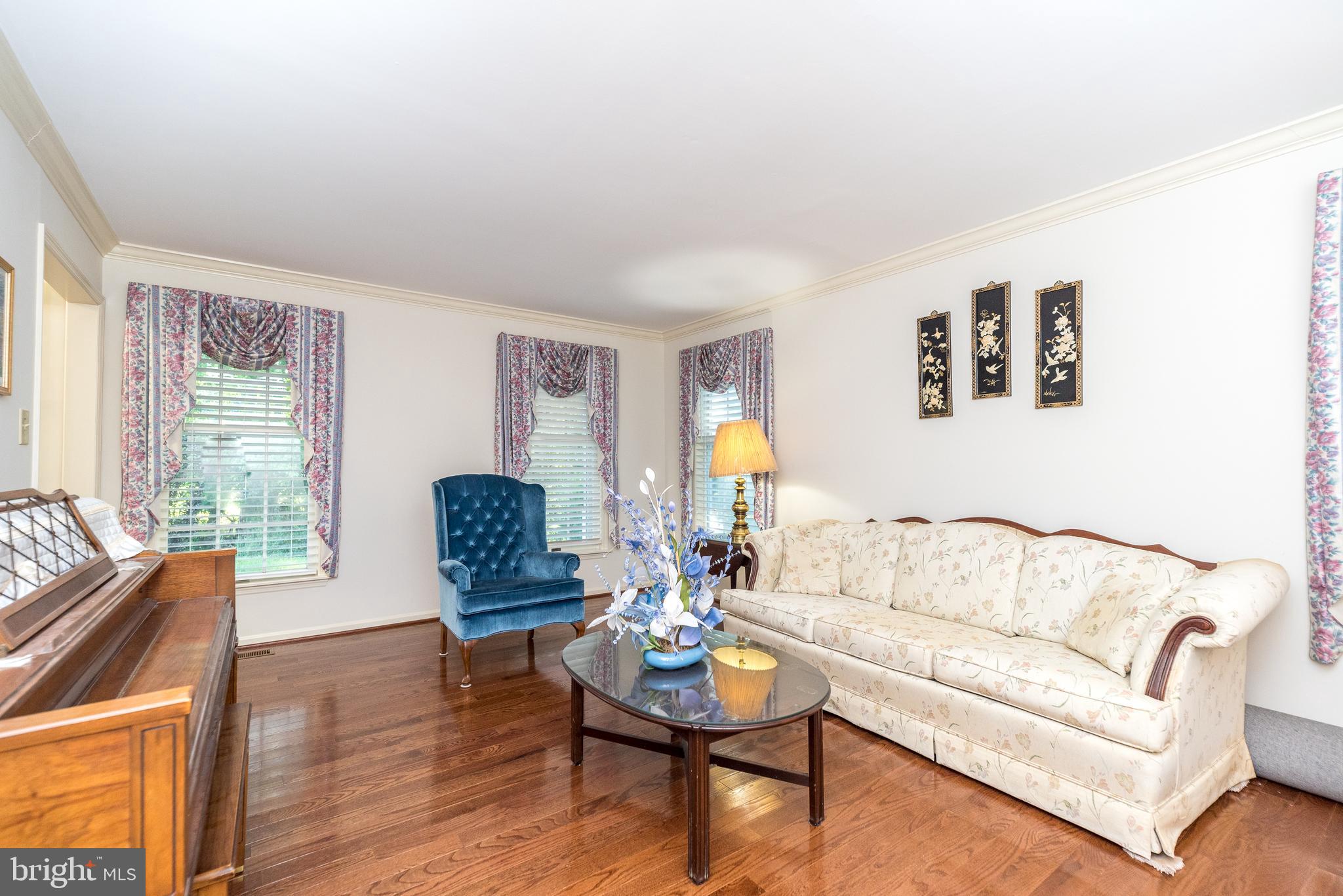 680 Chatham Ln