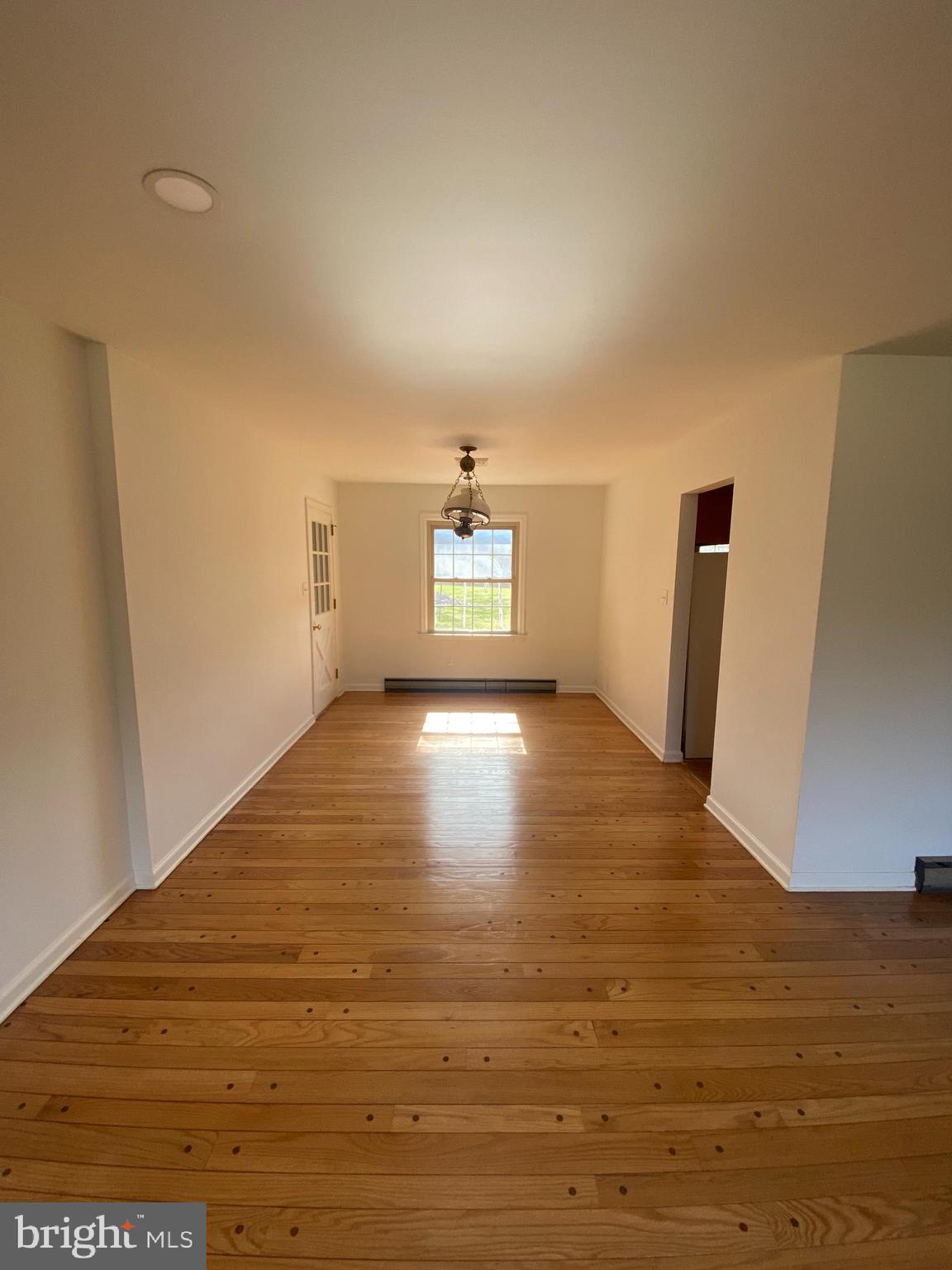 1282 Stump Hall Rd