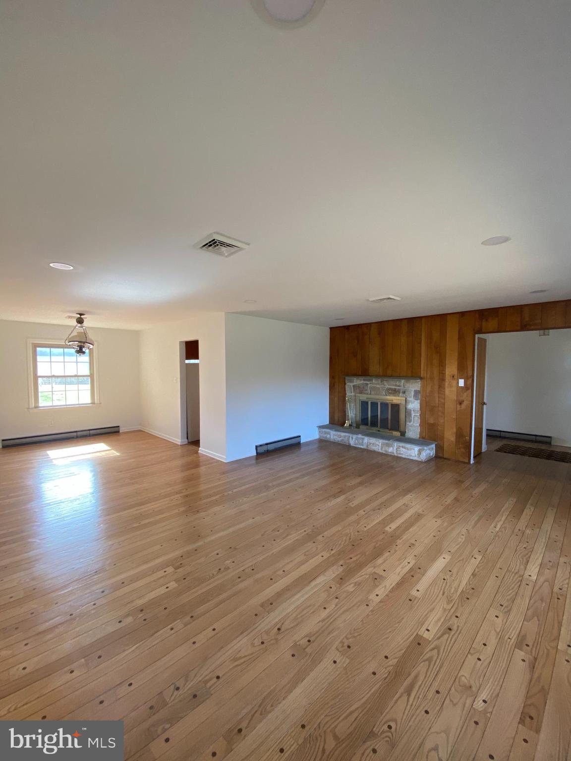 1282 Stump Hall Rd