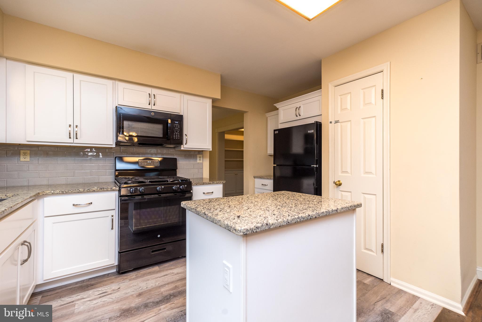 112 Chatham Pl