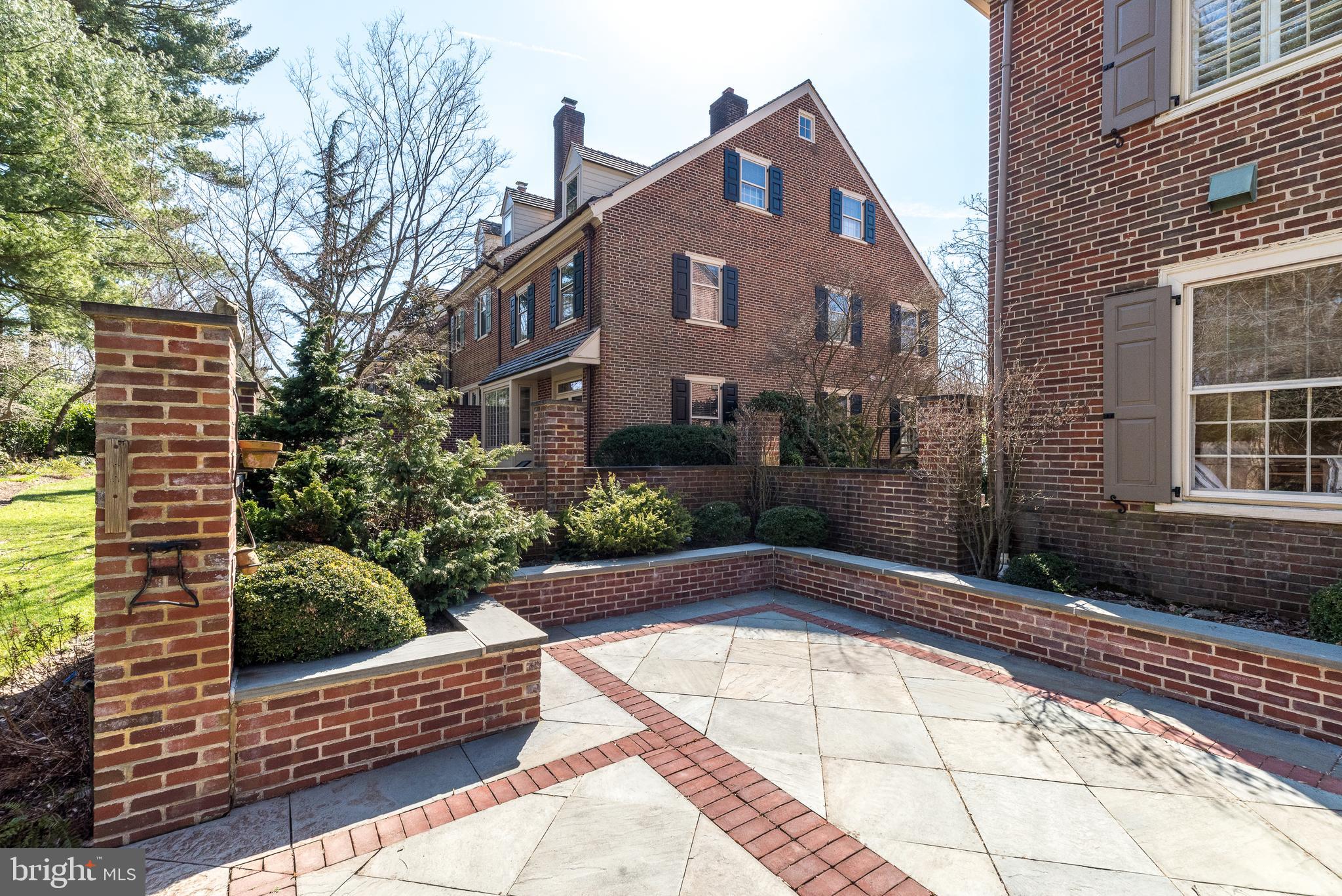 801 Quinard Ct