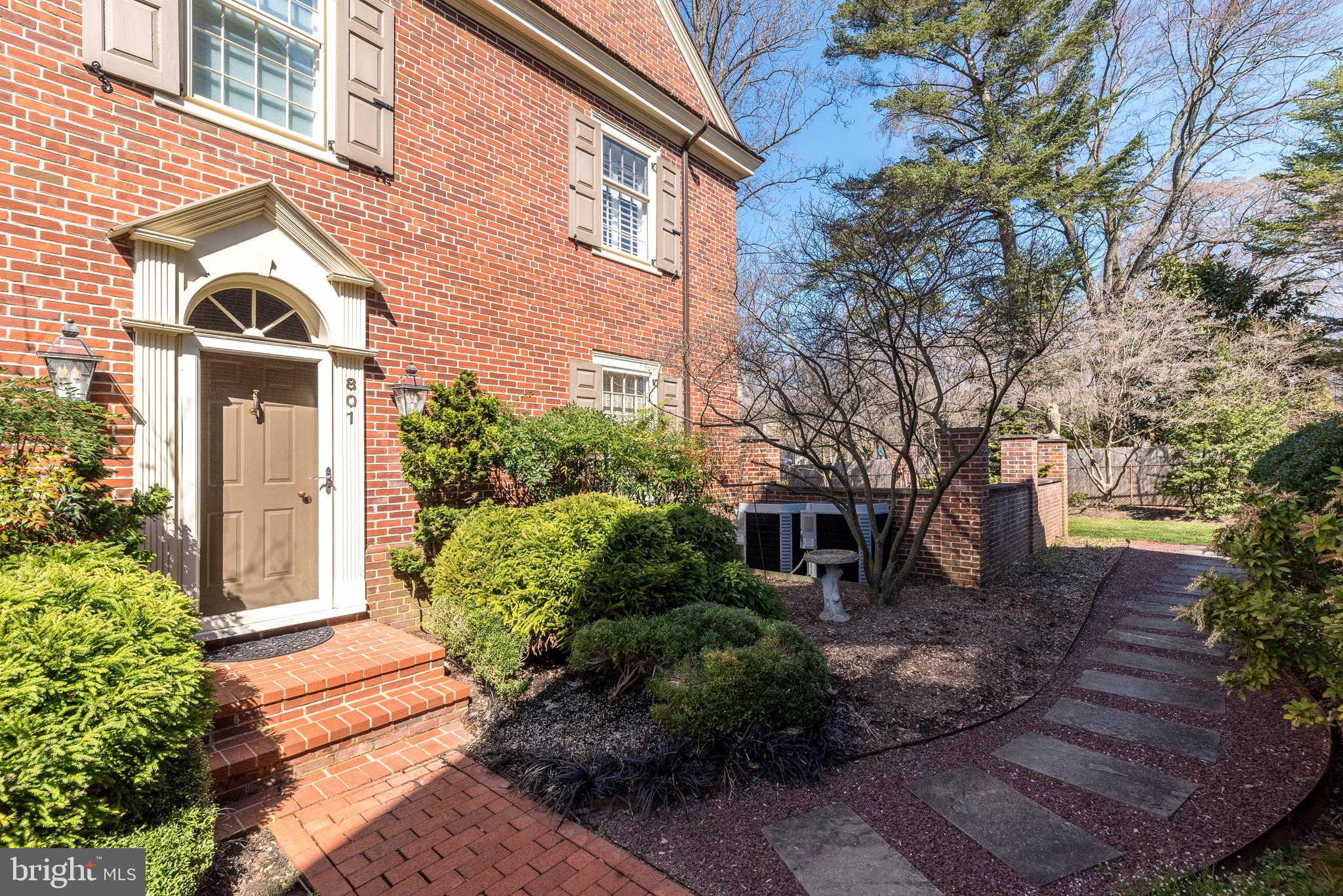 801 Quinard Ct