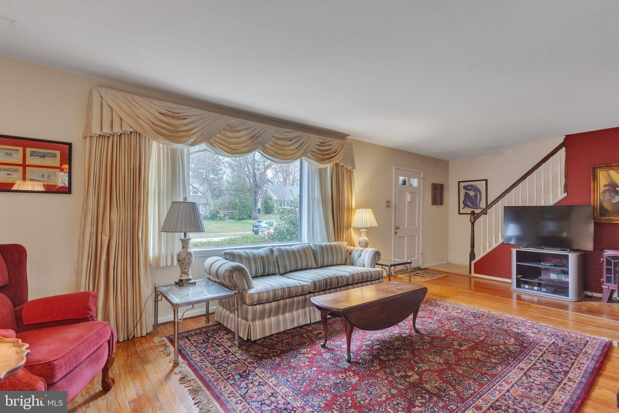 325 Valley Rd