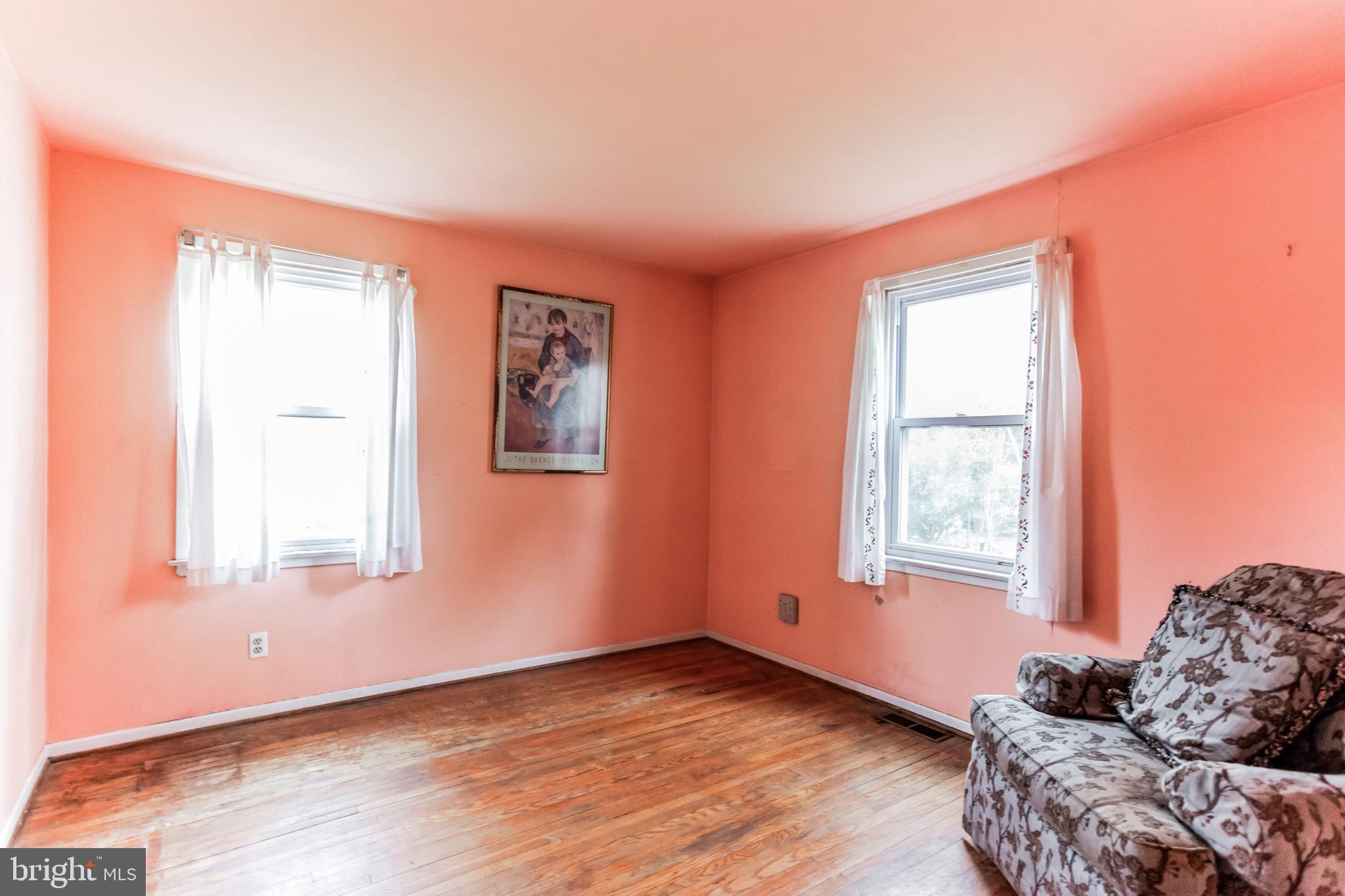 325 Valley Rd
