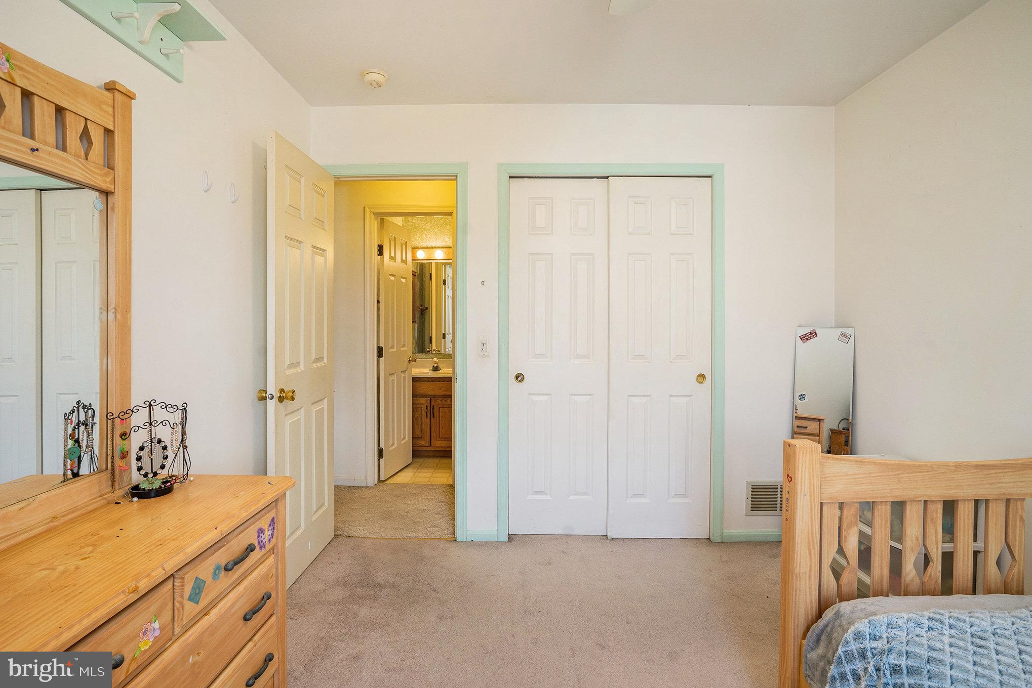1234 Pine Ridge Dr