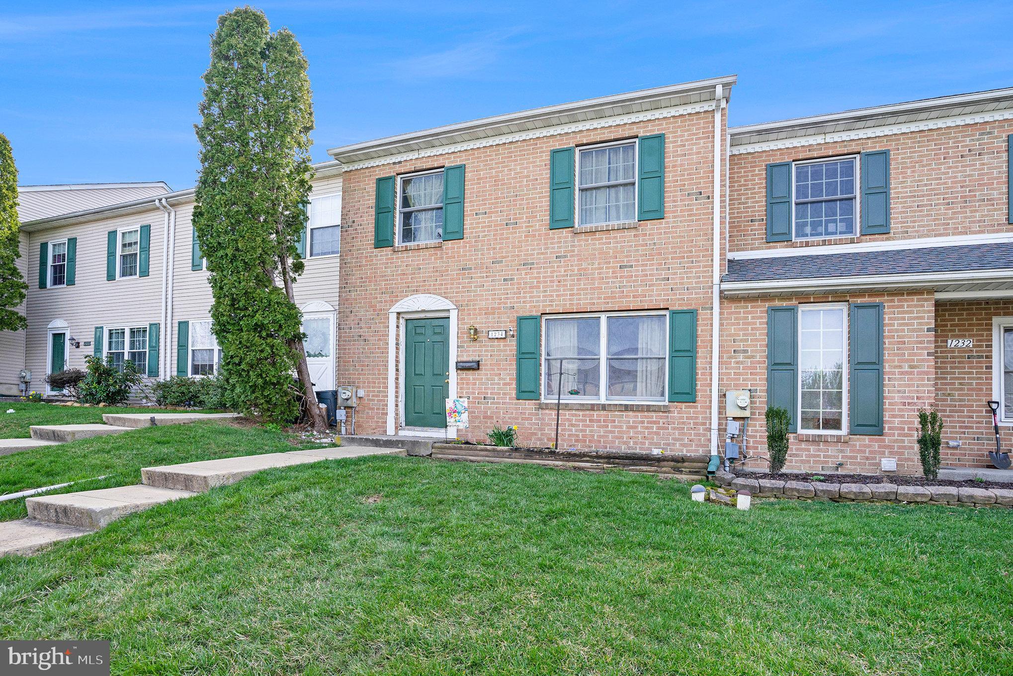 1234 Pine Ridge Dr