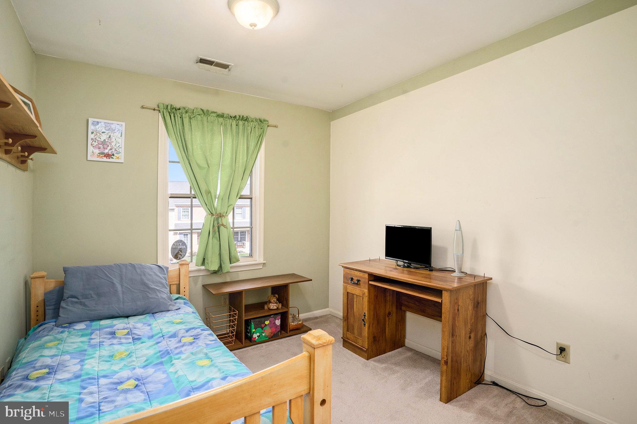 1234 Pine Ridge Dr