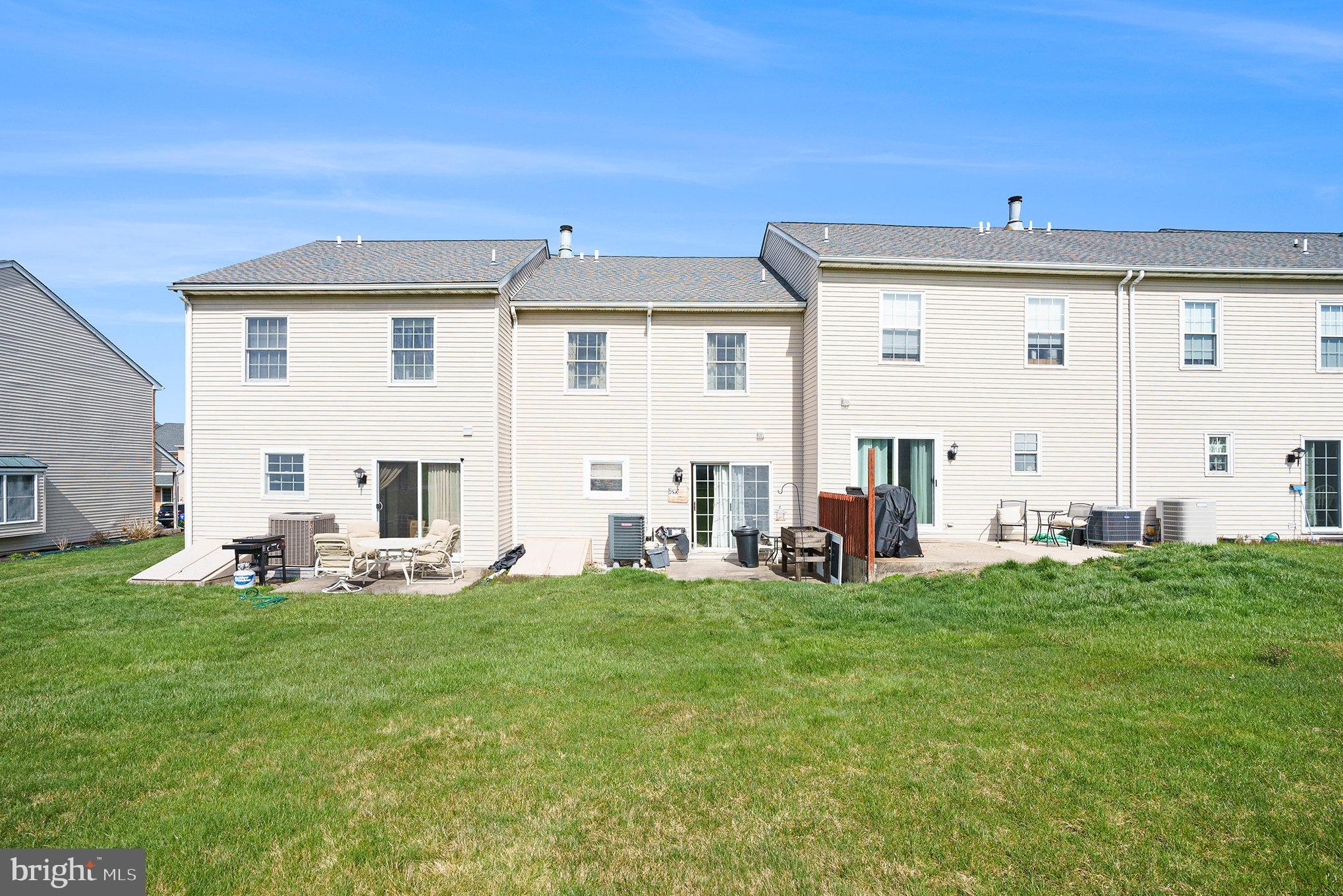 1234 Pine Ridge Dr