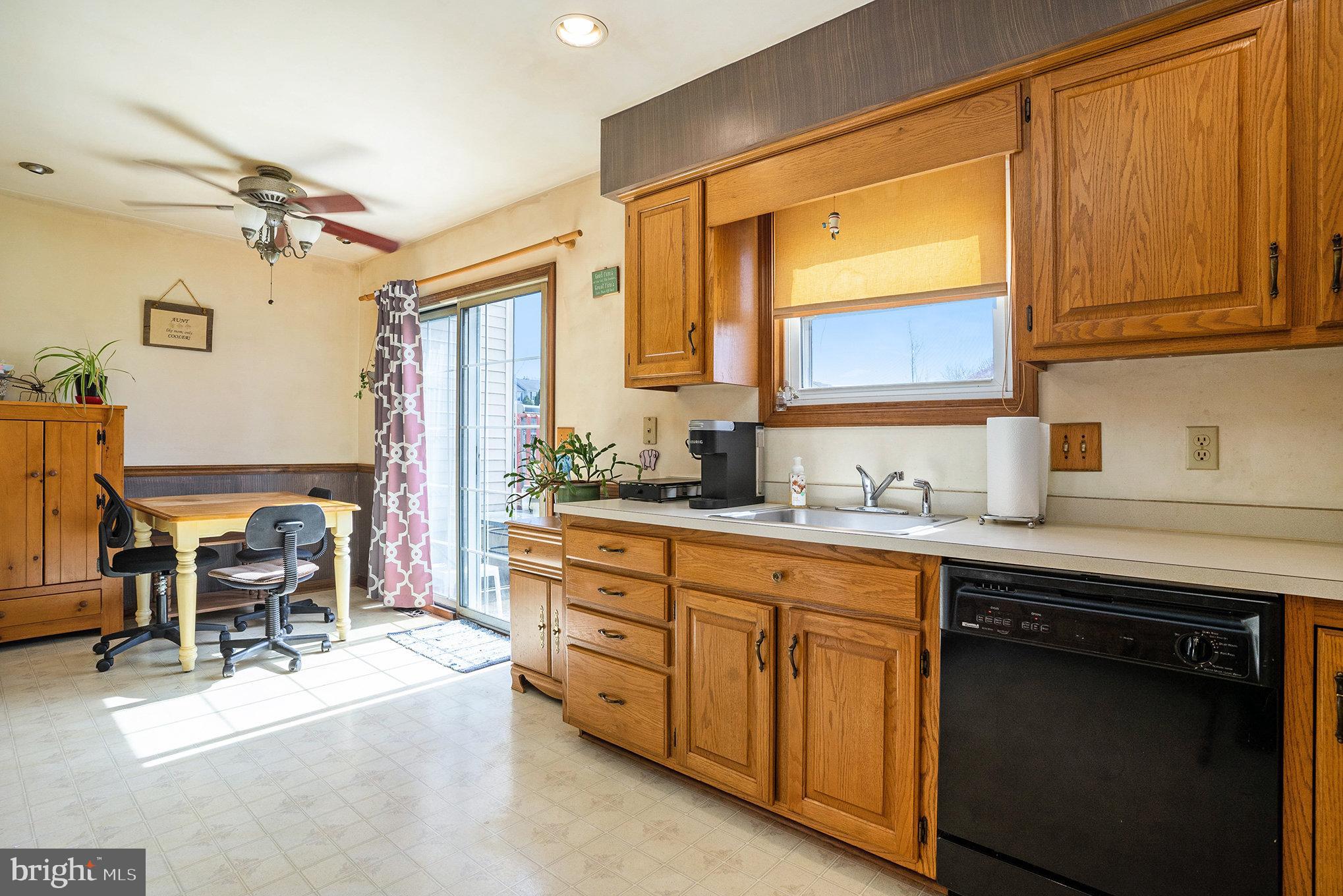 1234 Pine Ridge Dr