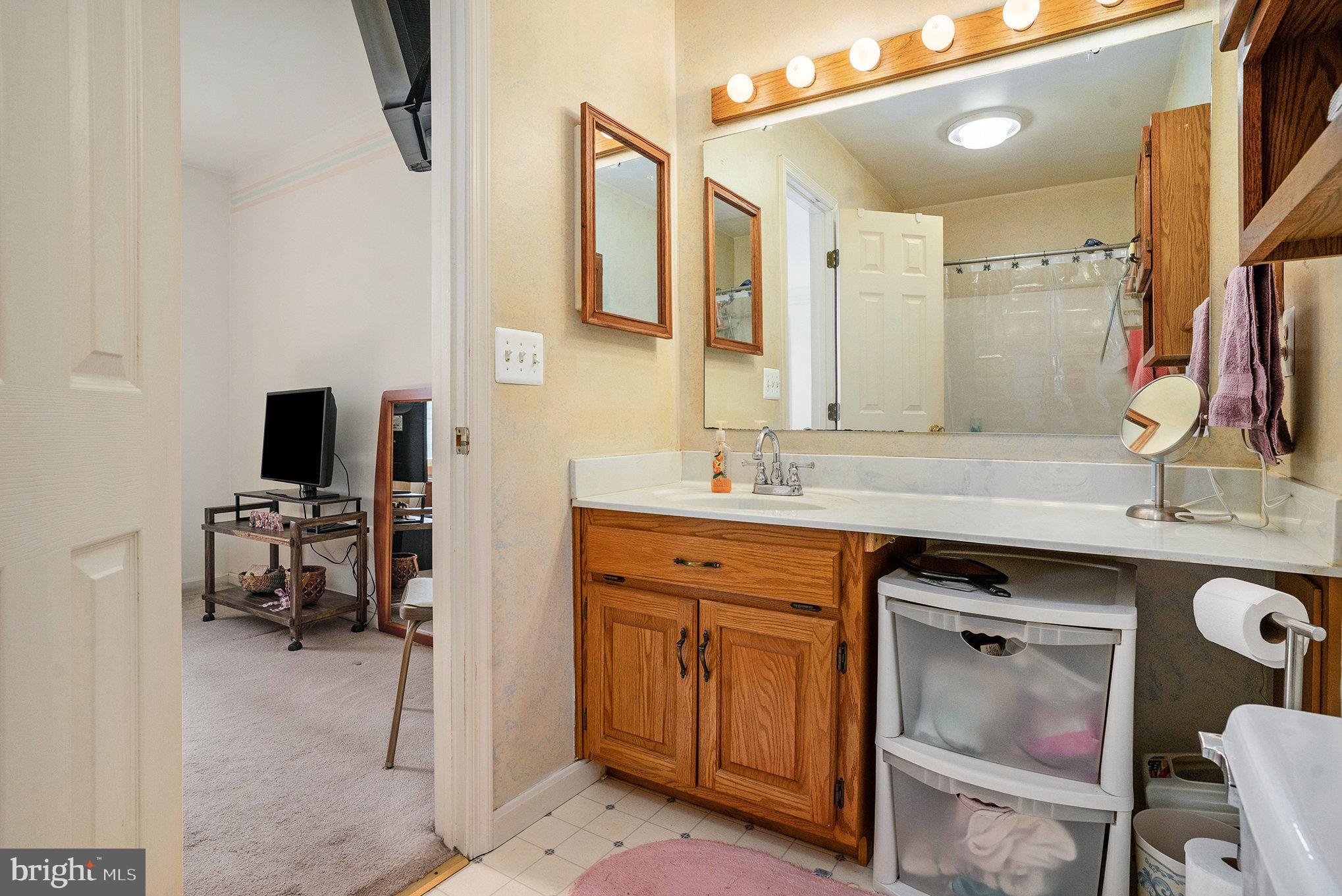 1234 Pine Ridge Dr