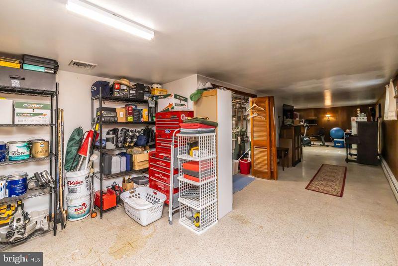196 Hillside Dr