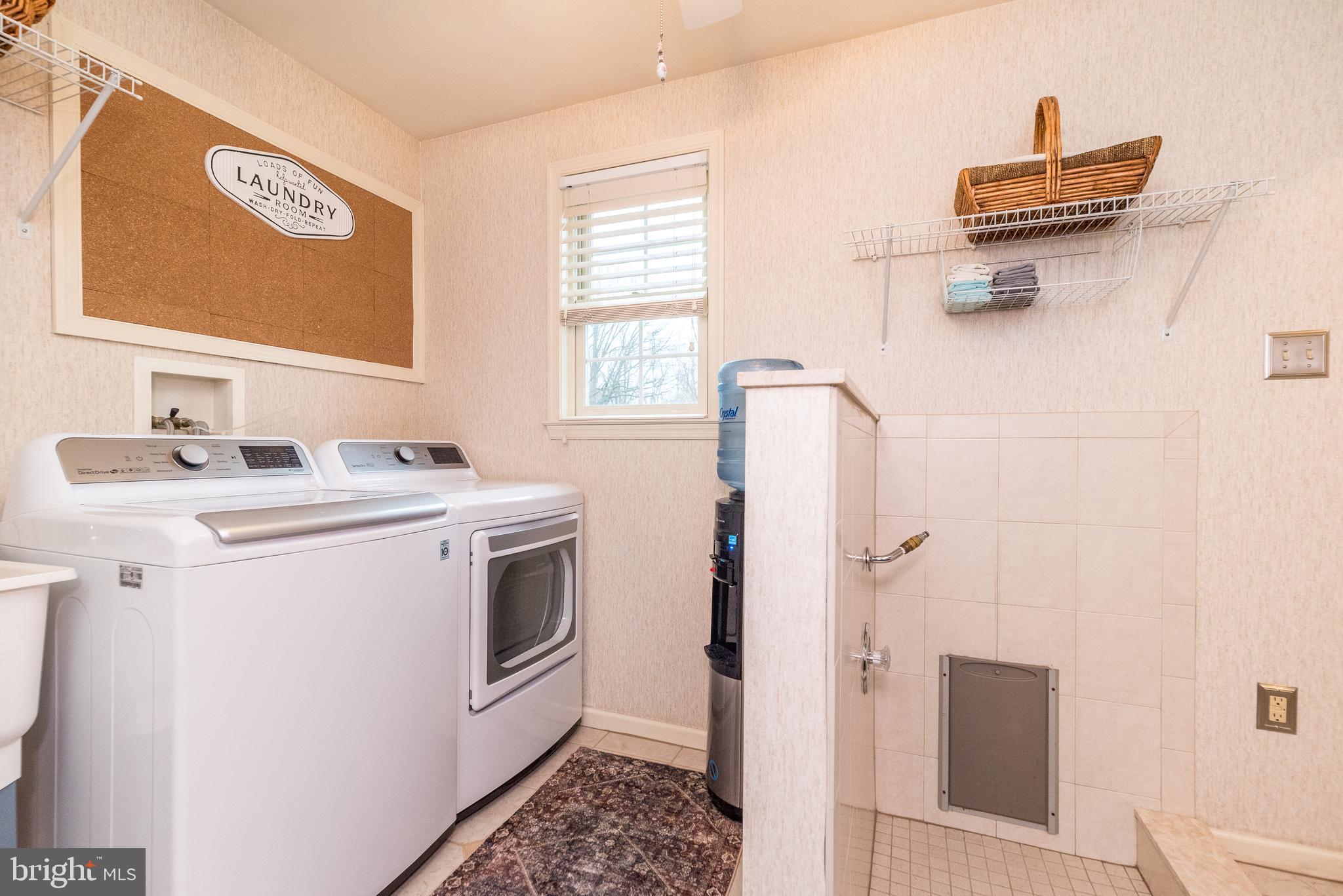 1612 Holly Hill Ln