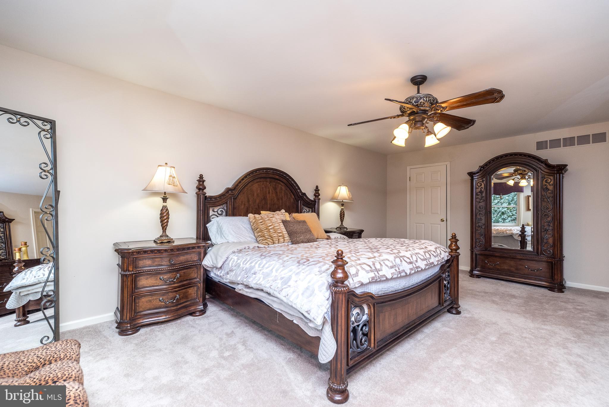 1612 Holly Hill Ln