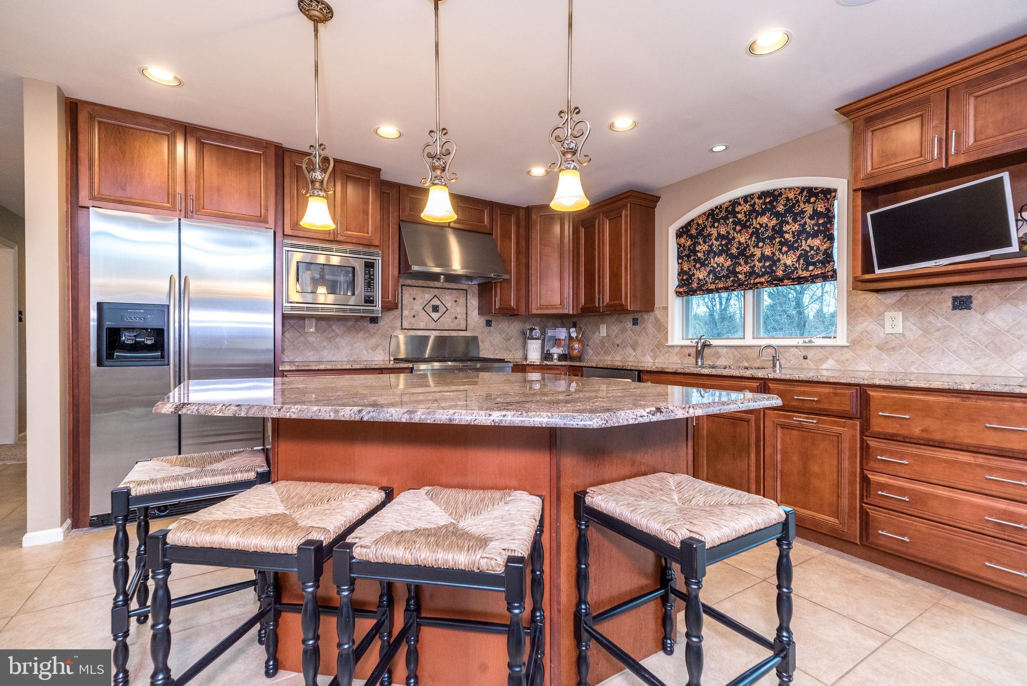 1612 Holly Hill Ln