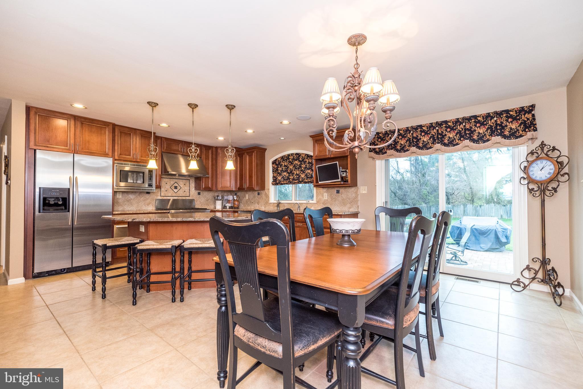 1612 Holly Hill Ln
