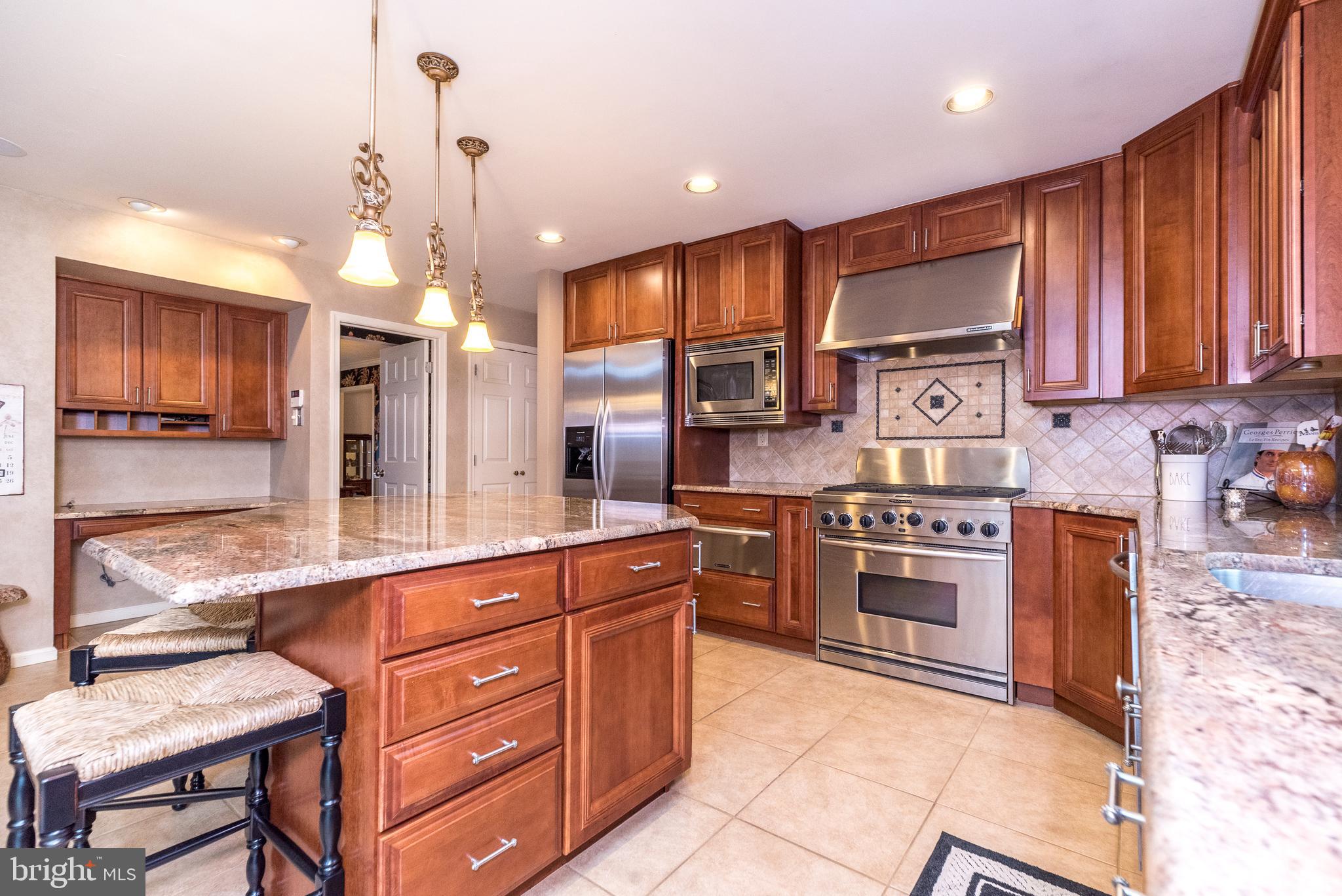 1612 Holly Hill Ln