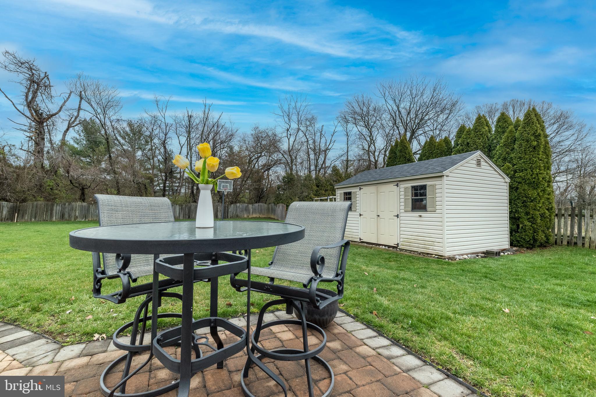 1612 Holly Hill Ln