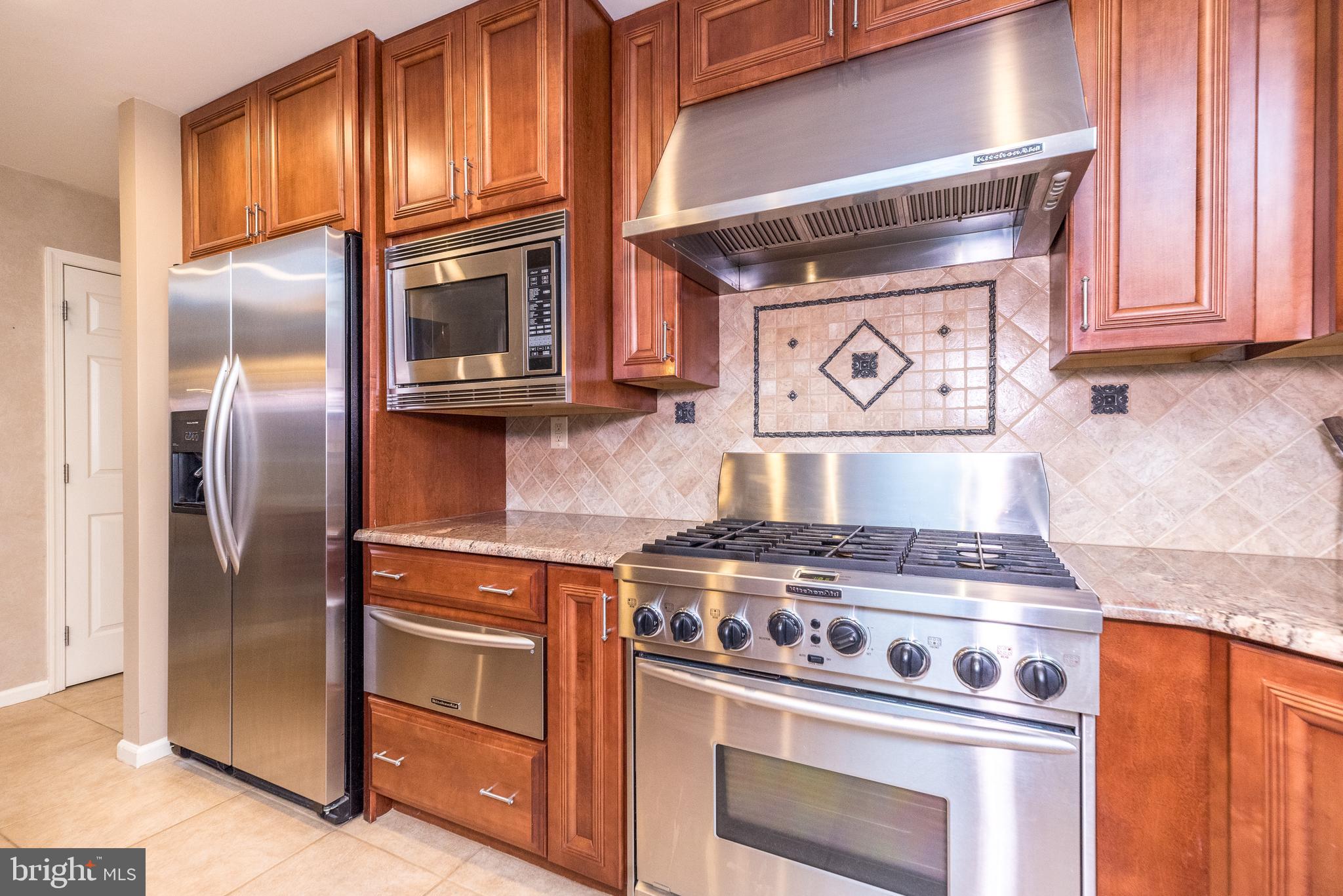 1612 Holly Hill Ln